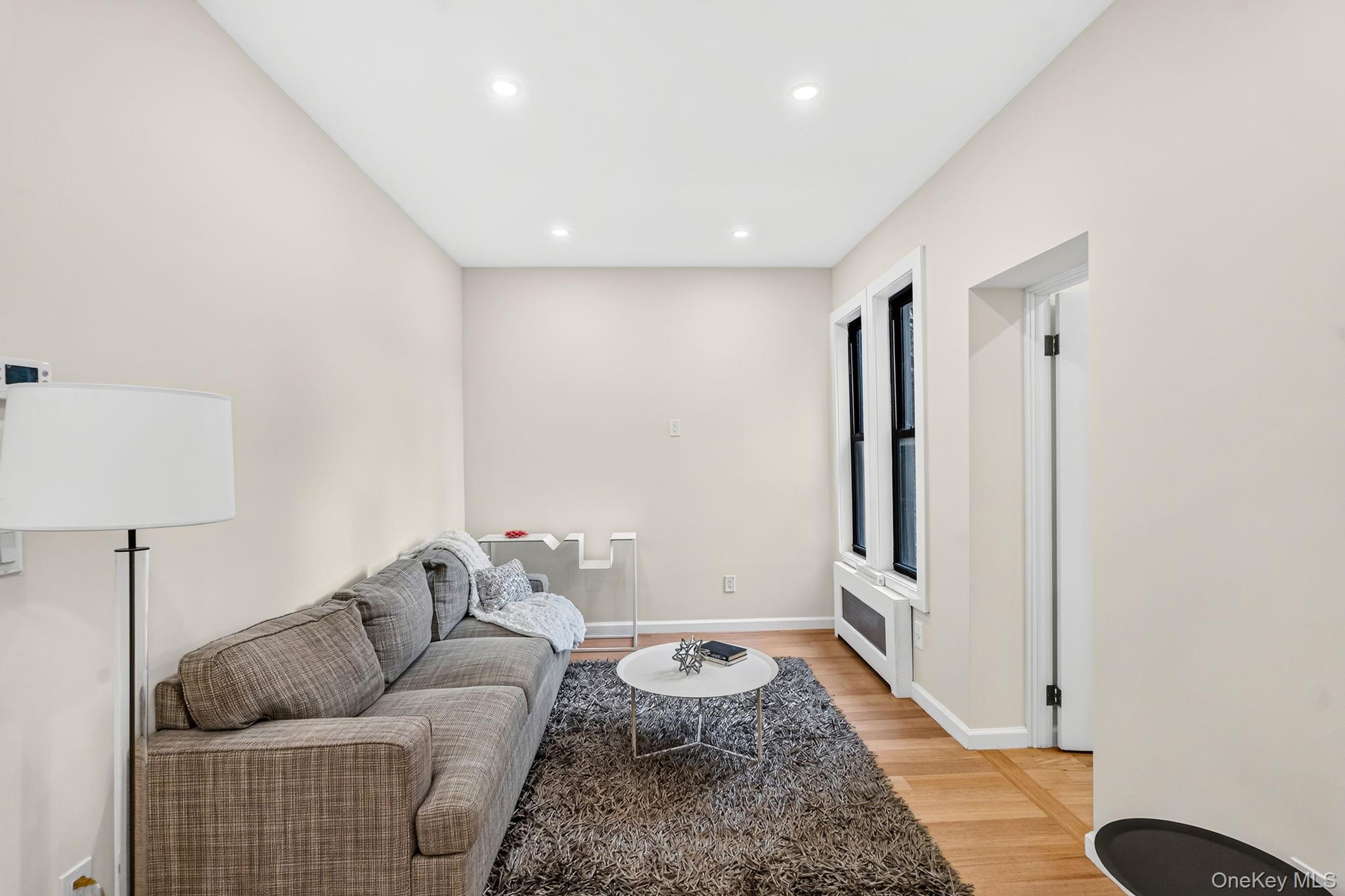 286 Wadsworth Avenue Property Photo 6