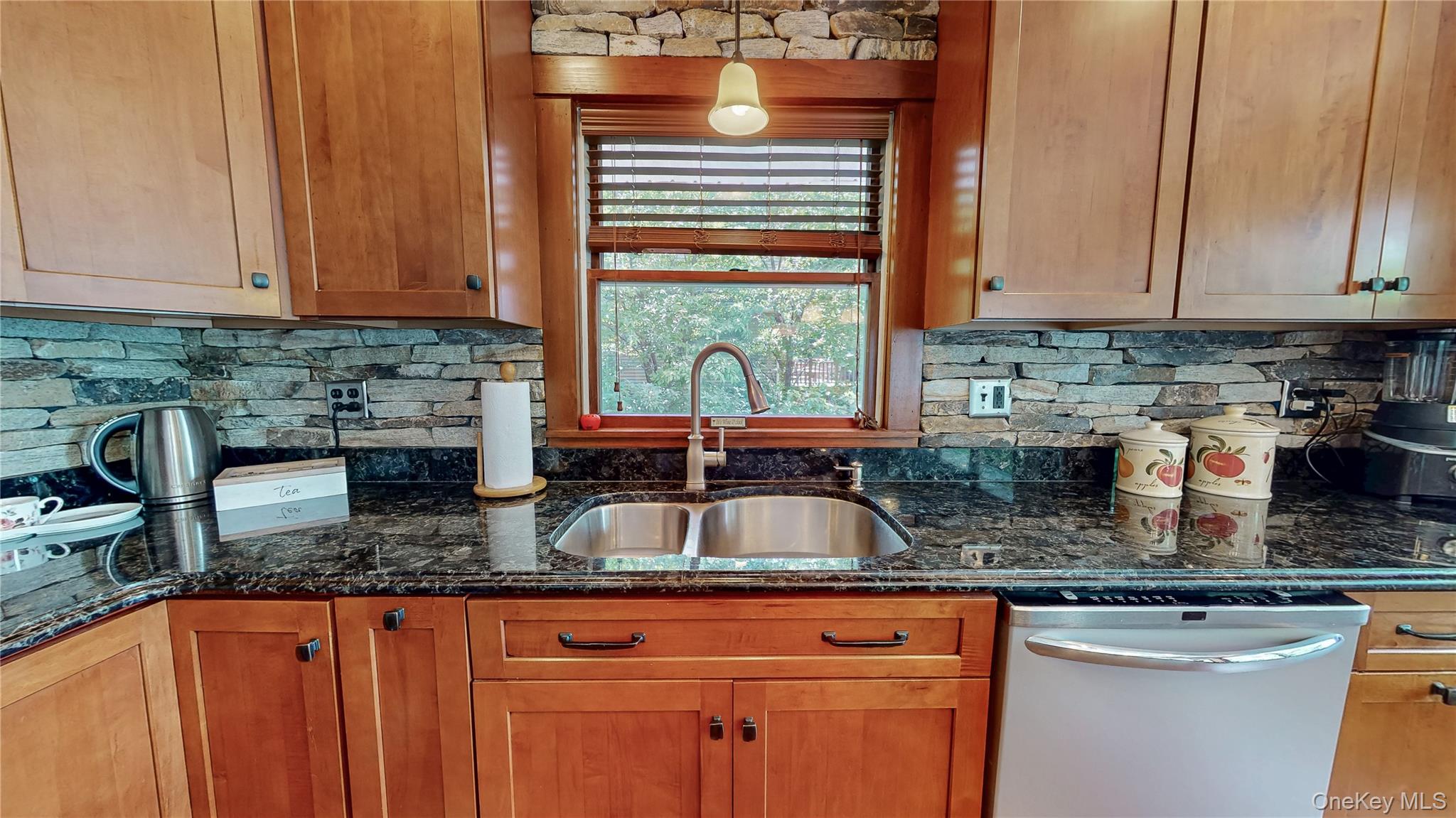 20 Sunset Point Property Photo 7
