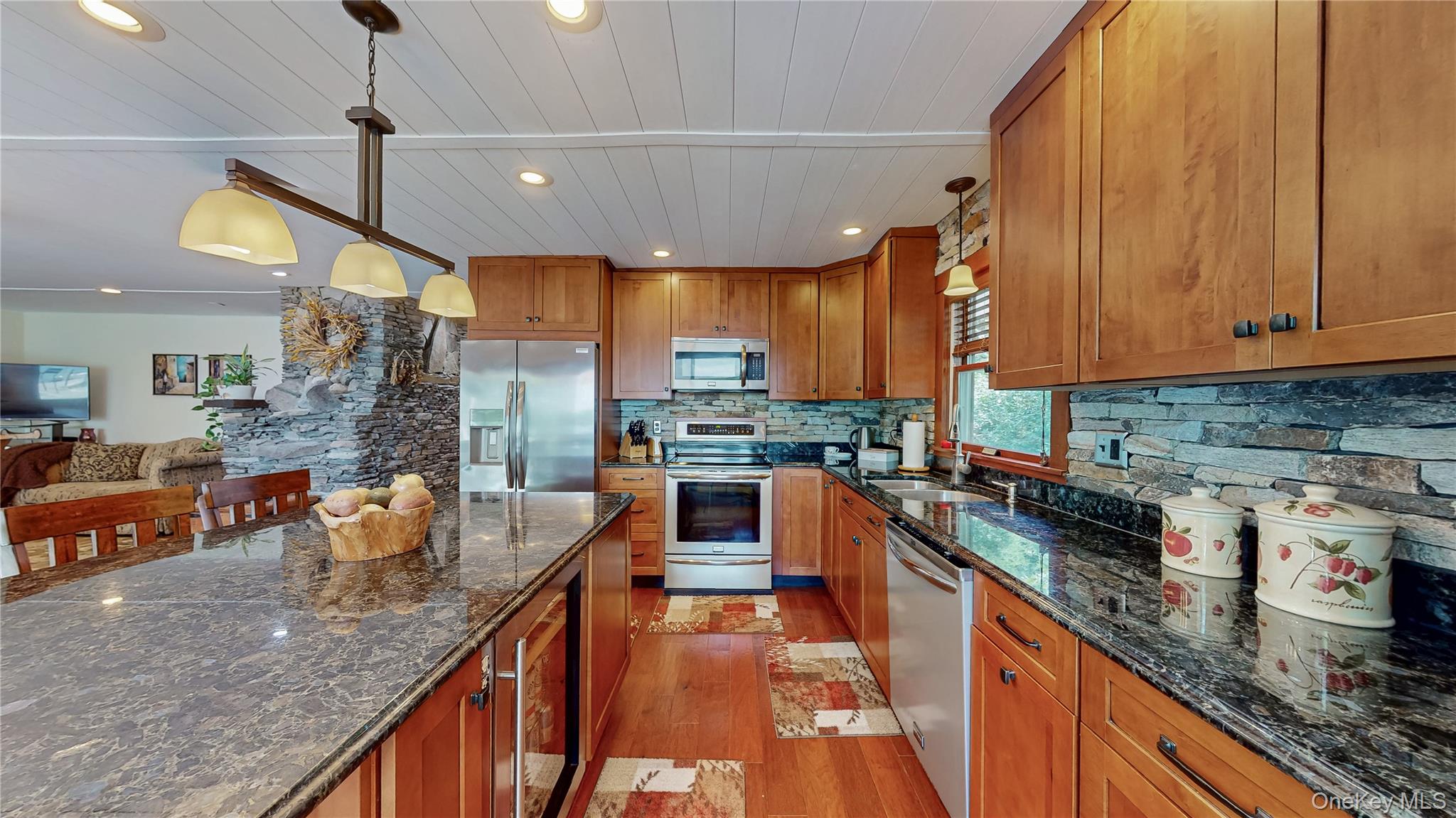 20 Sunset Point Property Photo 8