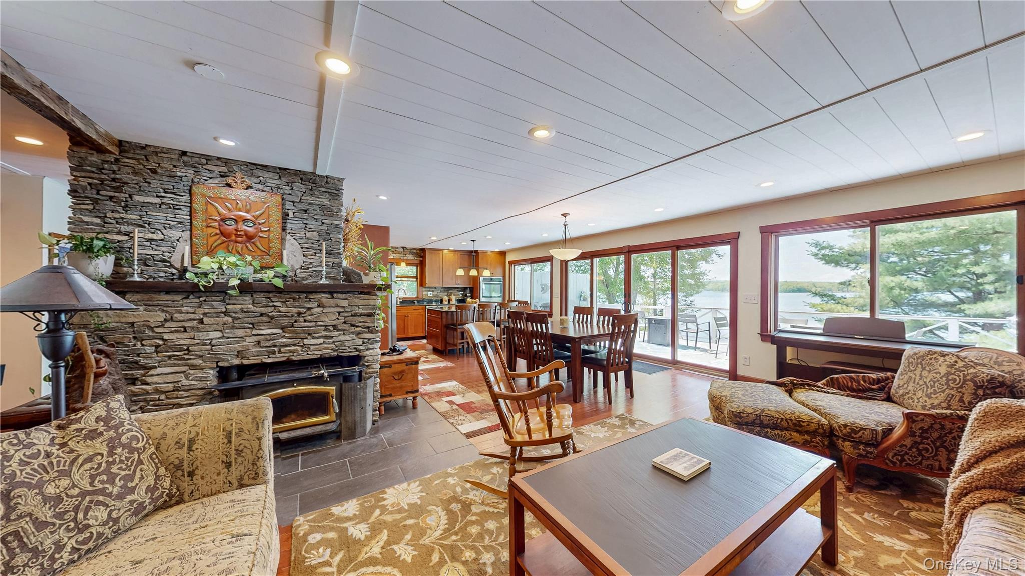 20 Sunset Point Property Photo 11