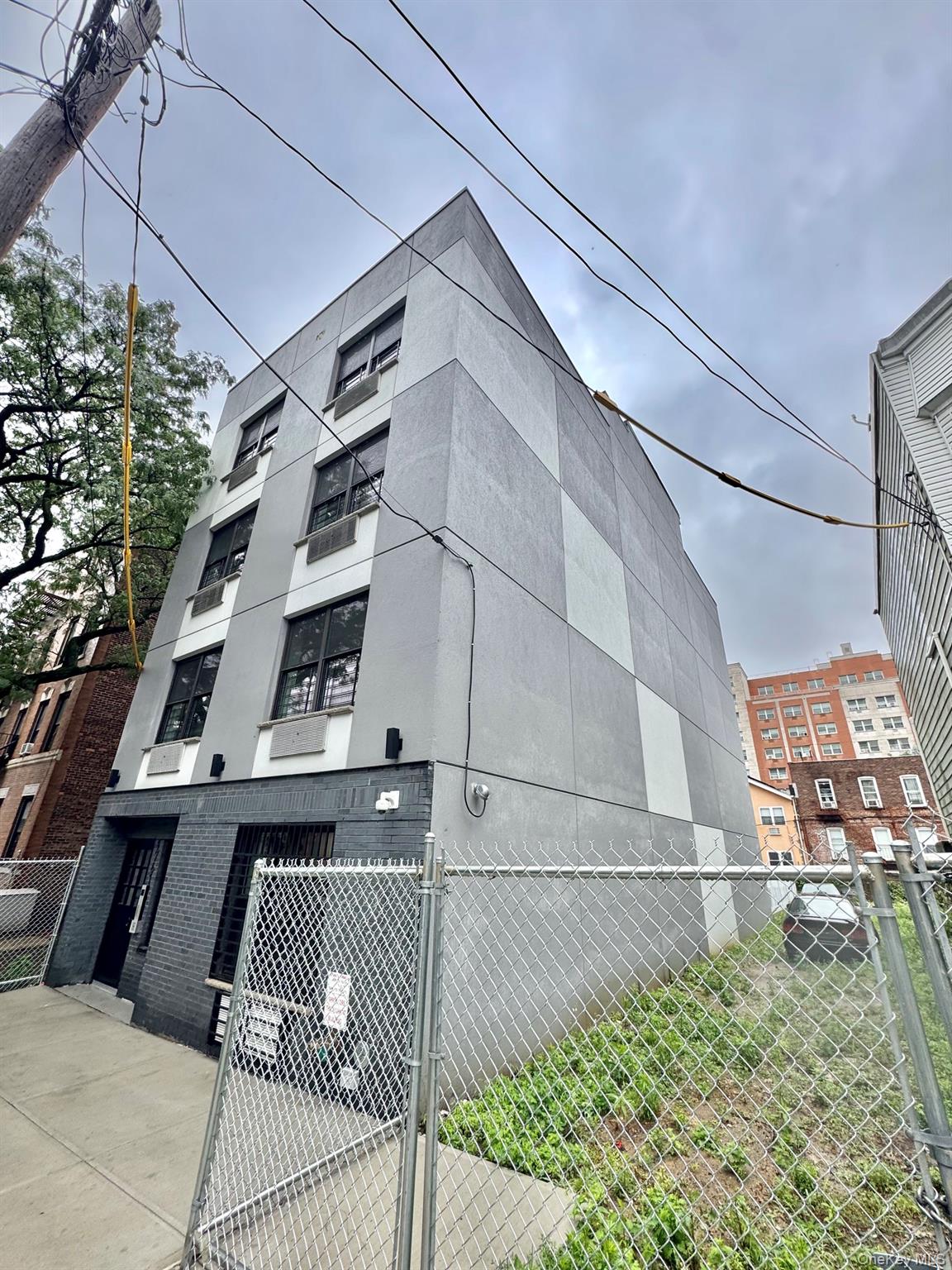 1761 Topping Avenue Property Photo 1