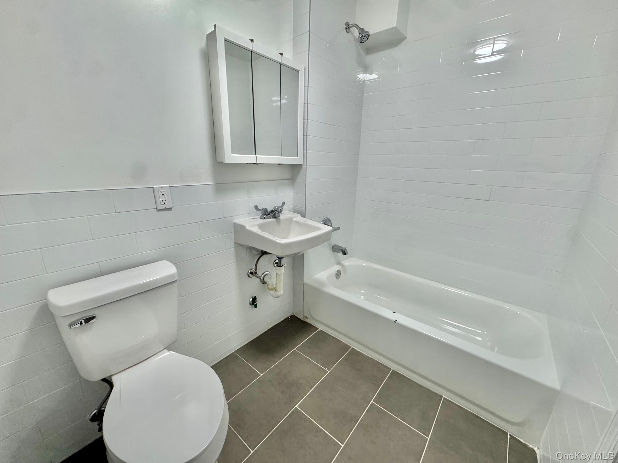 1761 Topping Avenue Property Photo 10