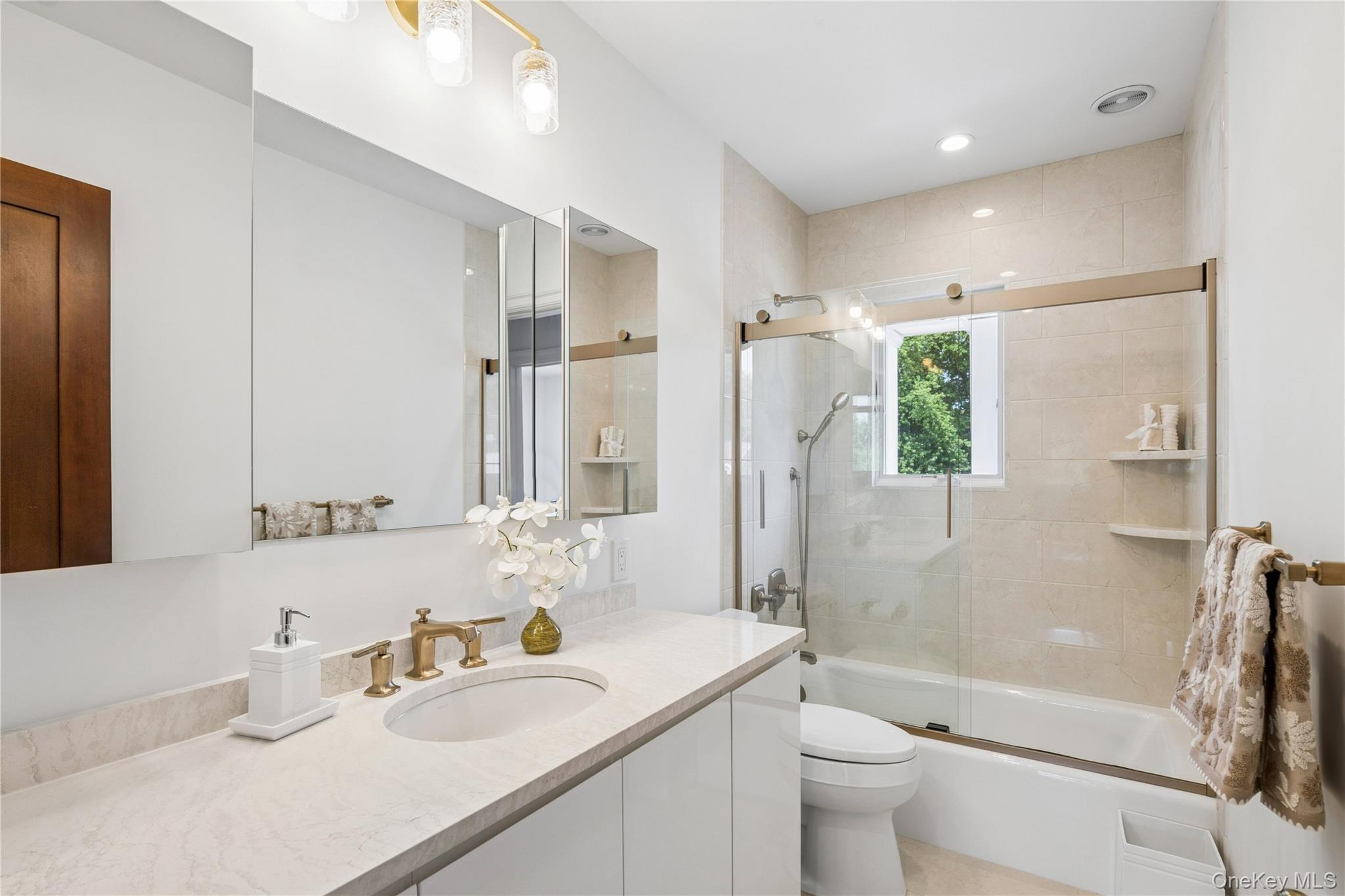 1022367 Property Photo 30