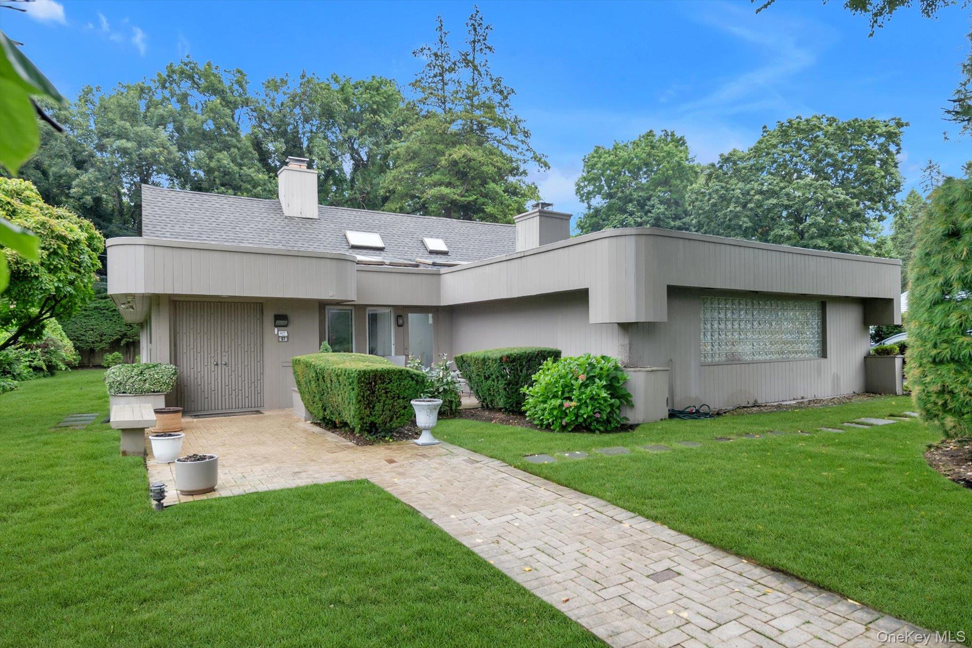 57 Parkway Drive Property Photo 1