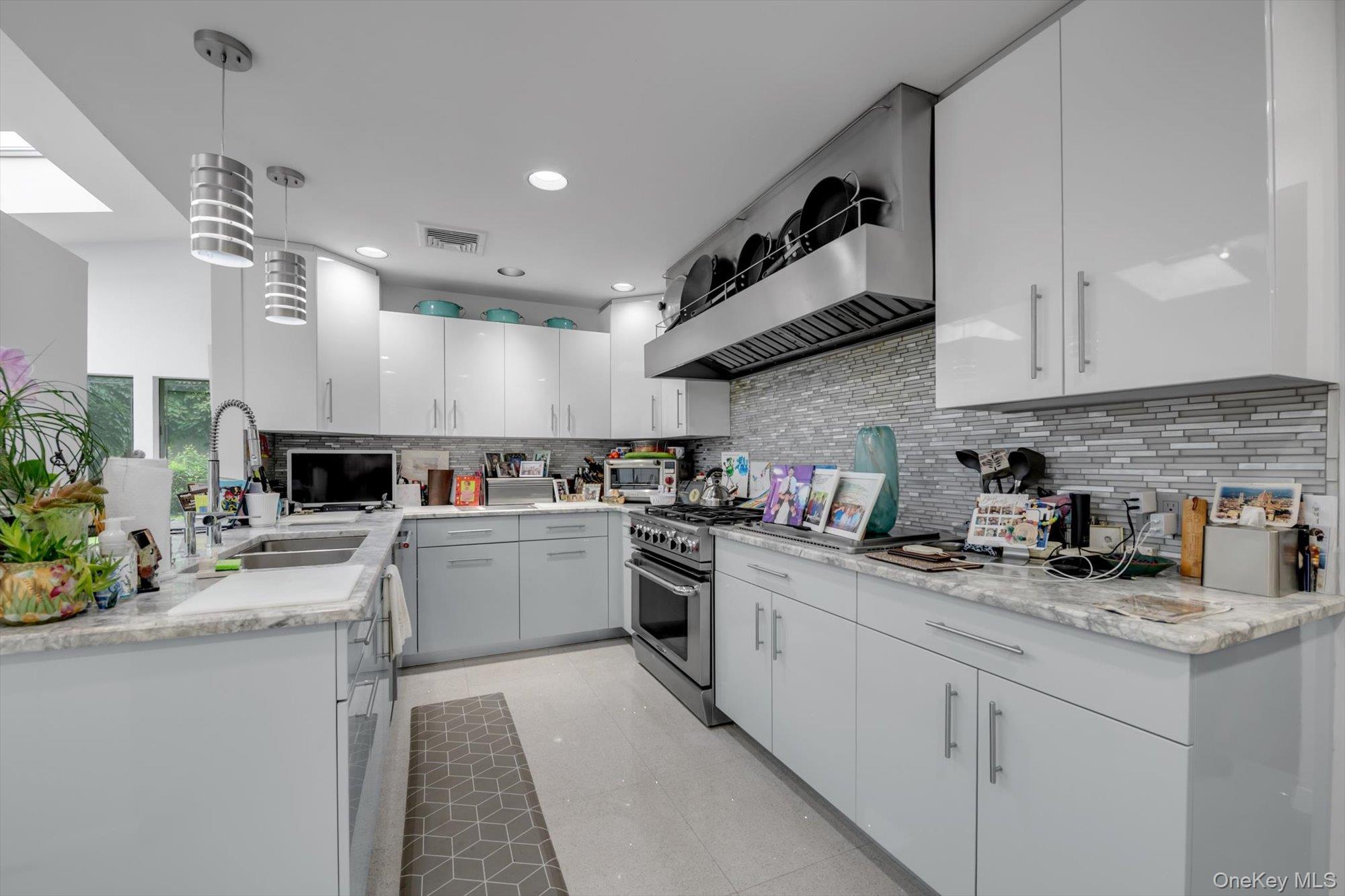 57 Parkway Drive Property Photo 5