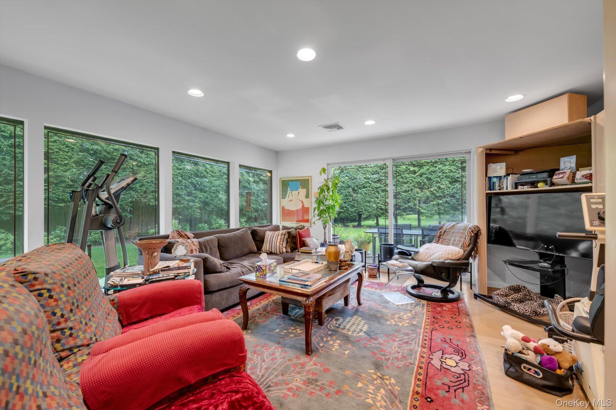 57 Parkway Drive Property Photo 9