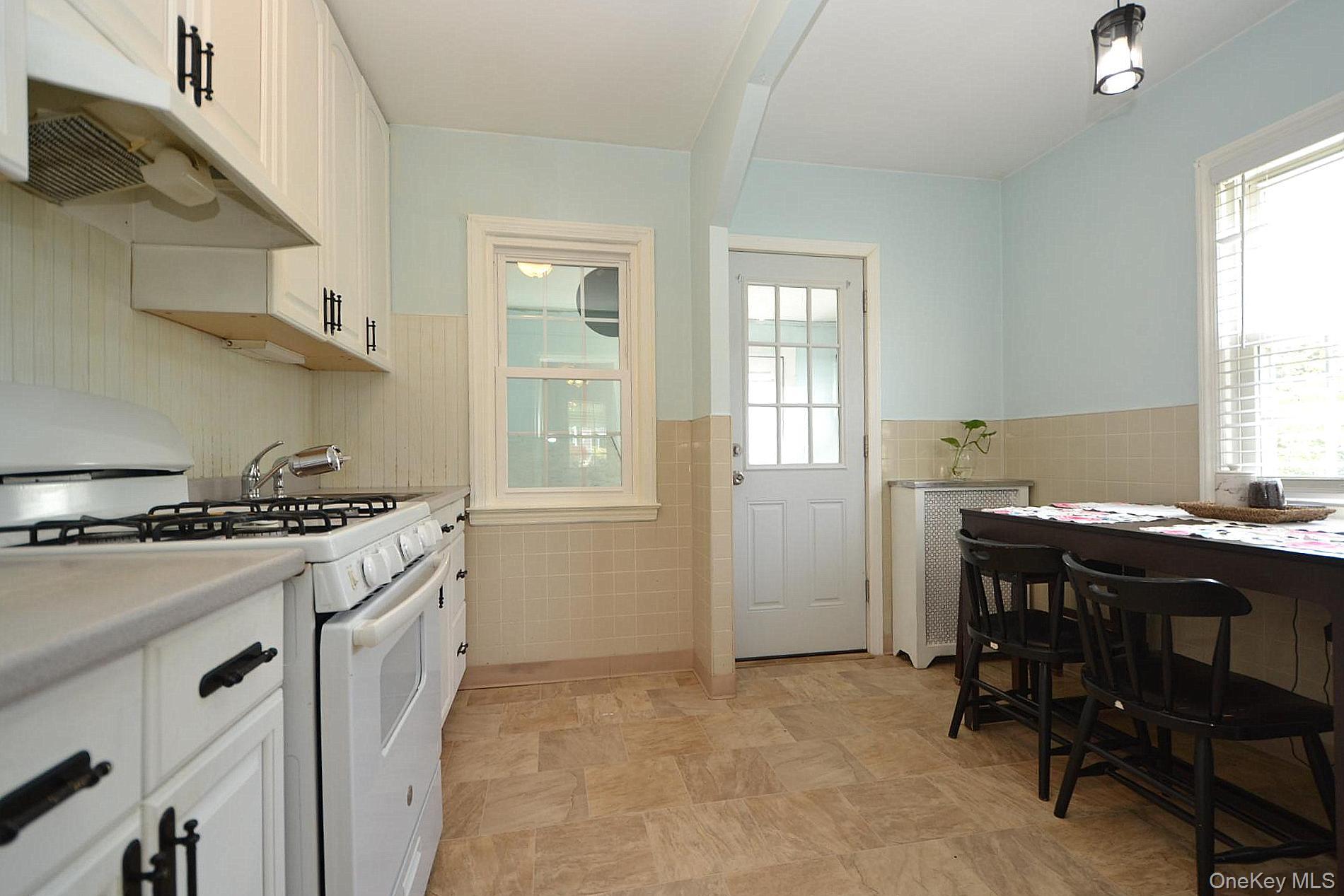 418 Asharoken Boulevard Property Photo 3