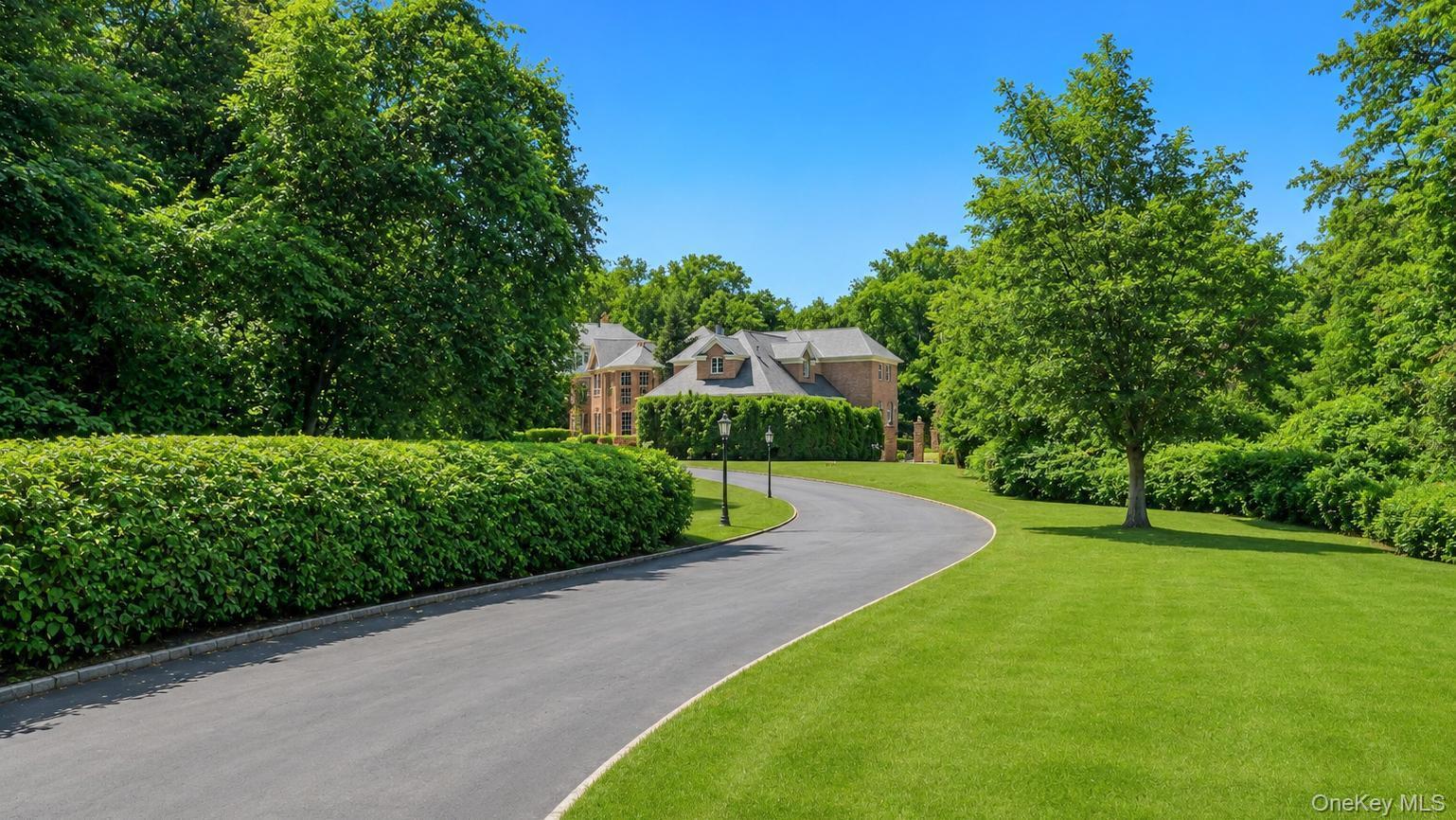 250 Oyster Bay Road Property Photo 6