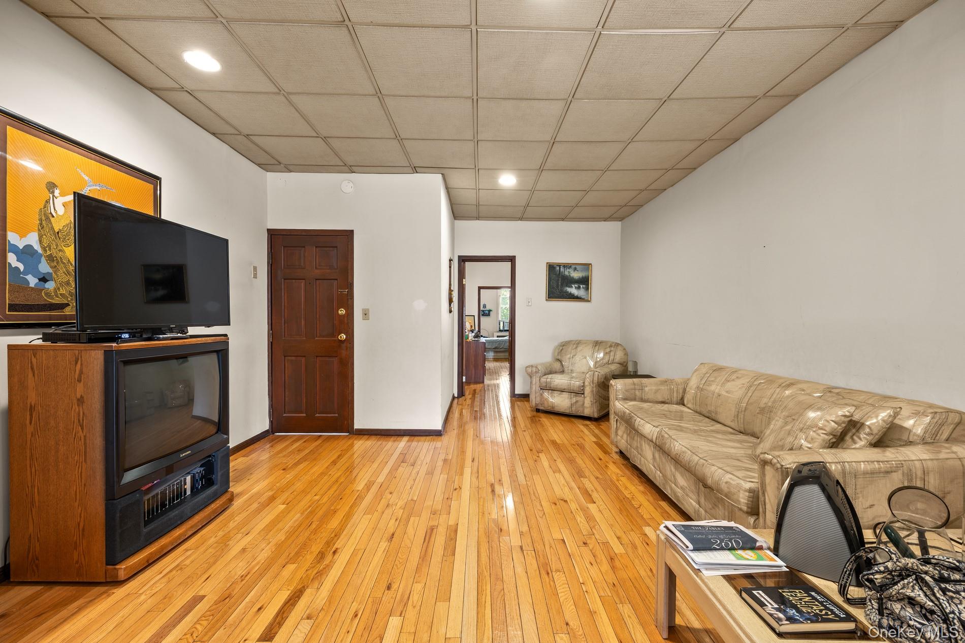 7031 67th Place Property Photo 2