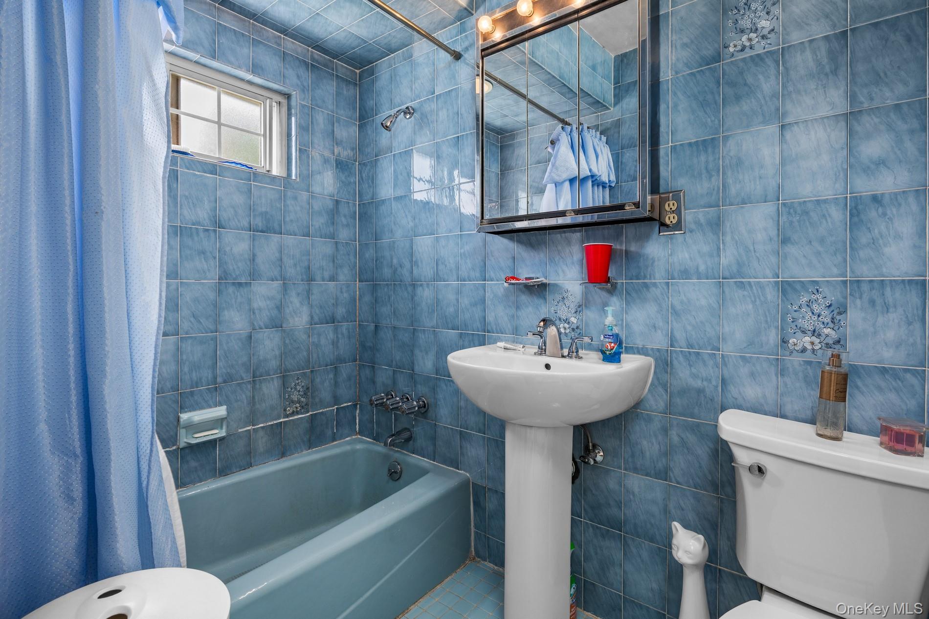 7031 67th Place Property Photo 8