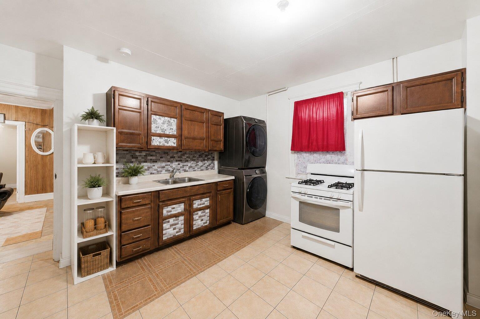 34 Spring Street Property Photo 3