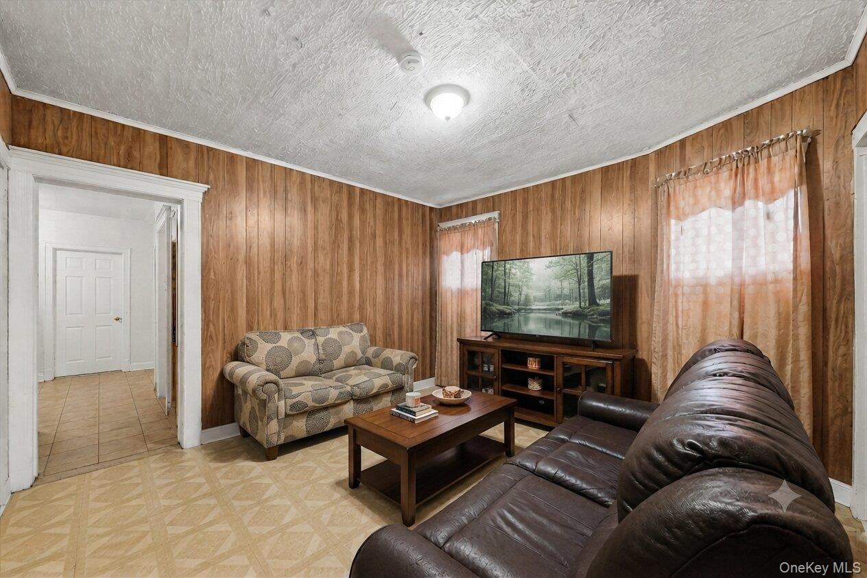 34 Spring Street Property Photo 7