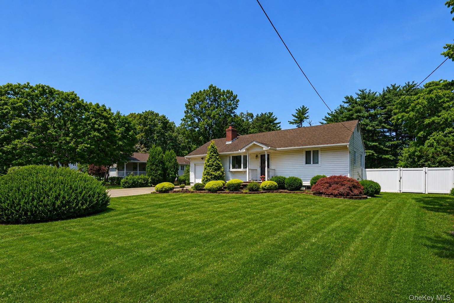 72 Dix Highway Property Photo 1
