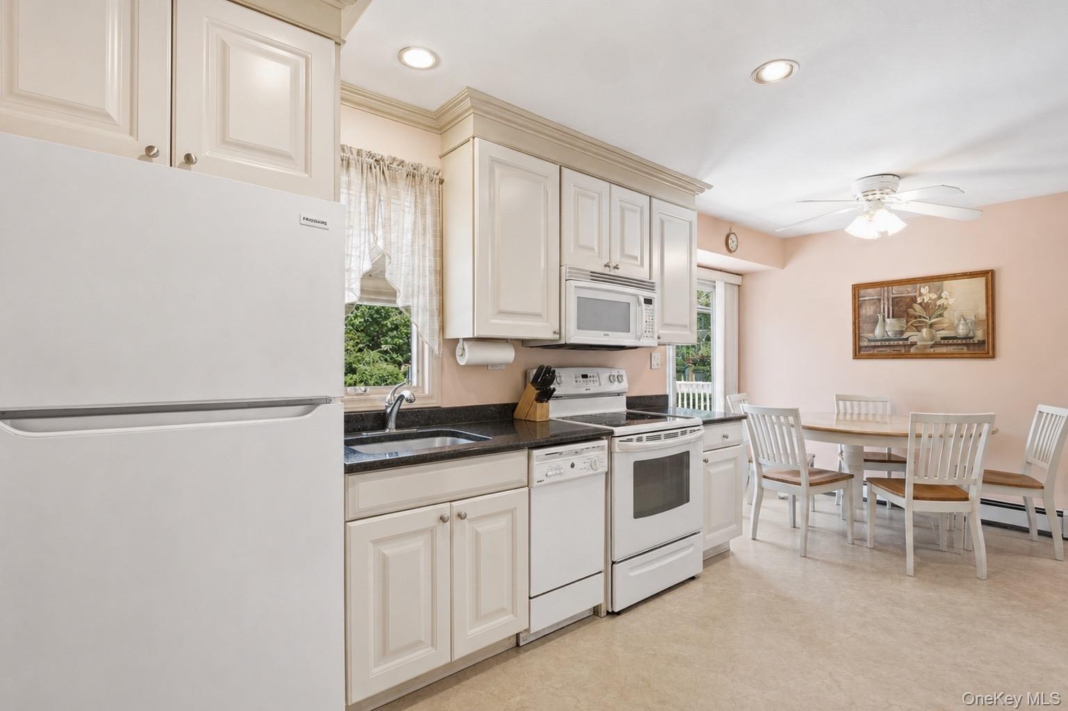 72 Dix Highway Property Photo 9