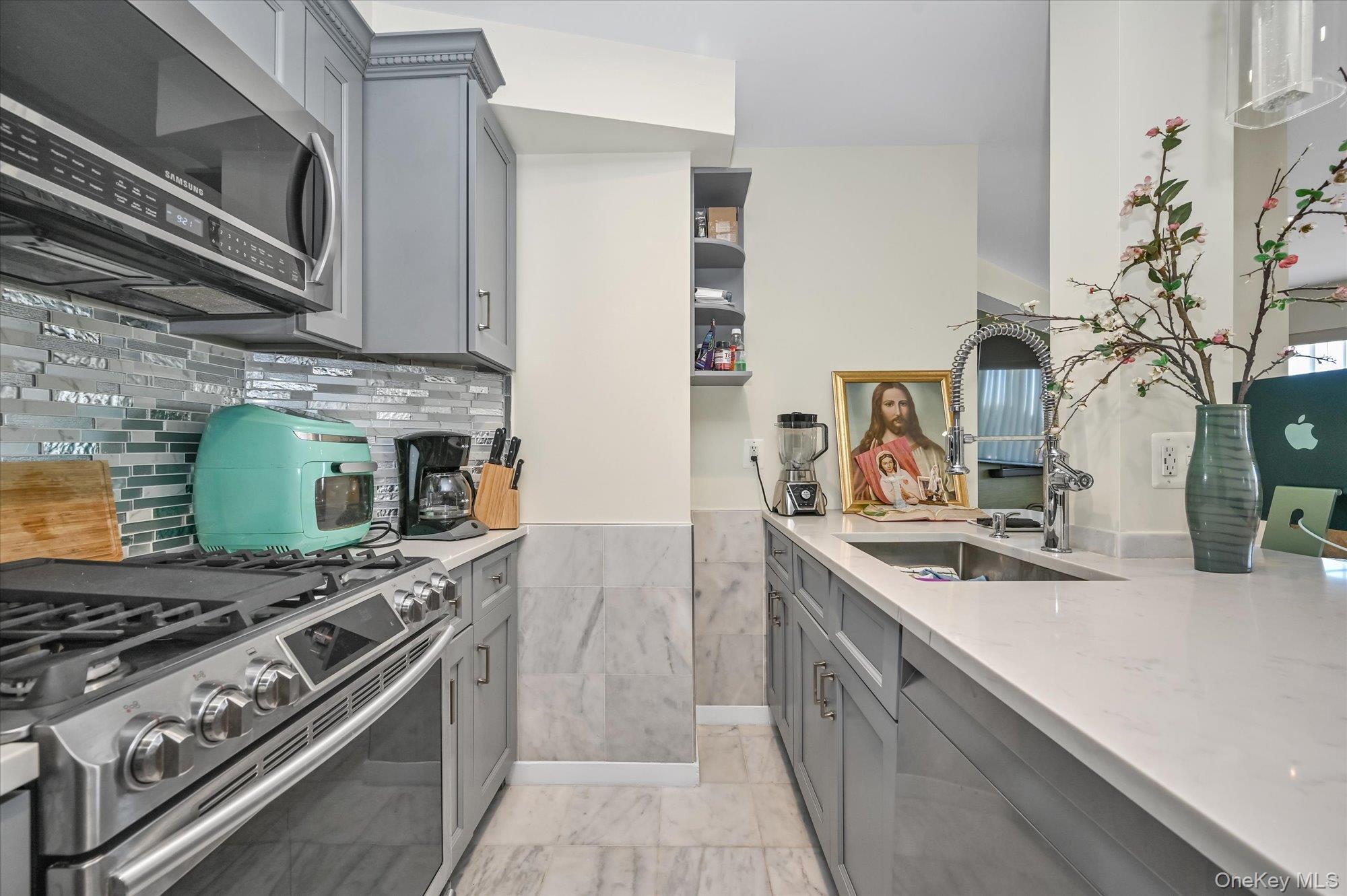 81-14 Queens Boulevard Ph6c Property Photo 5