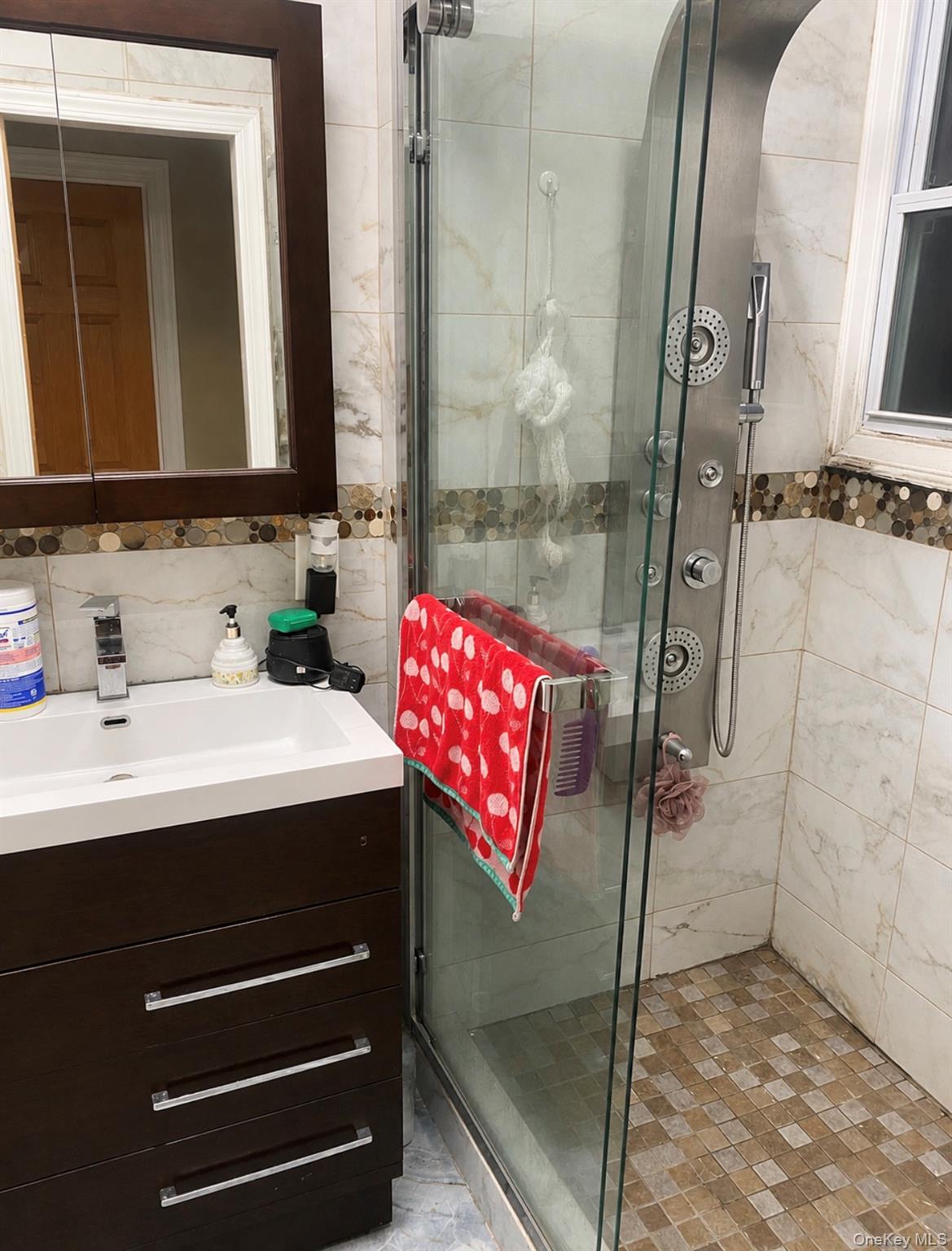 224 Etna Street Property Photo 4