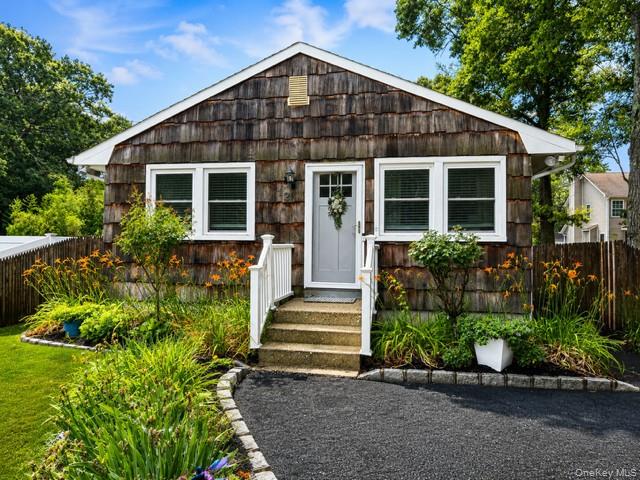 12 Oak Street Property Photo 1