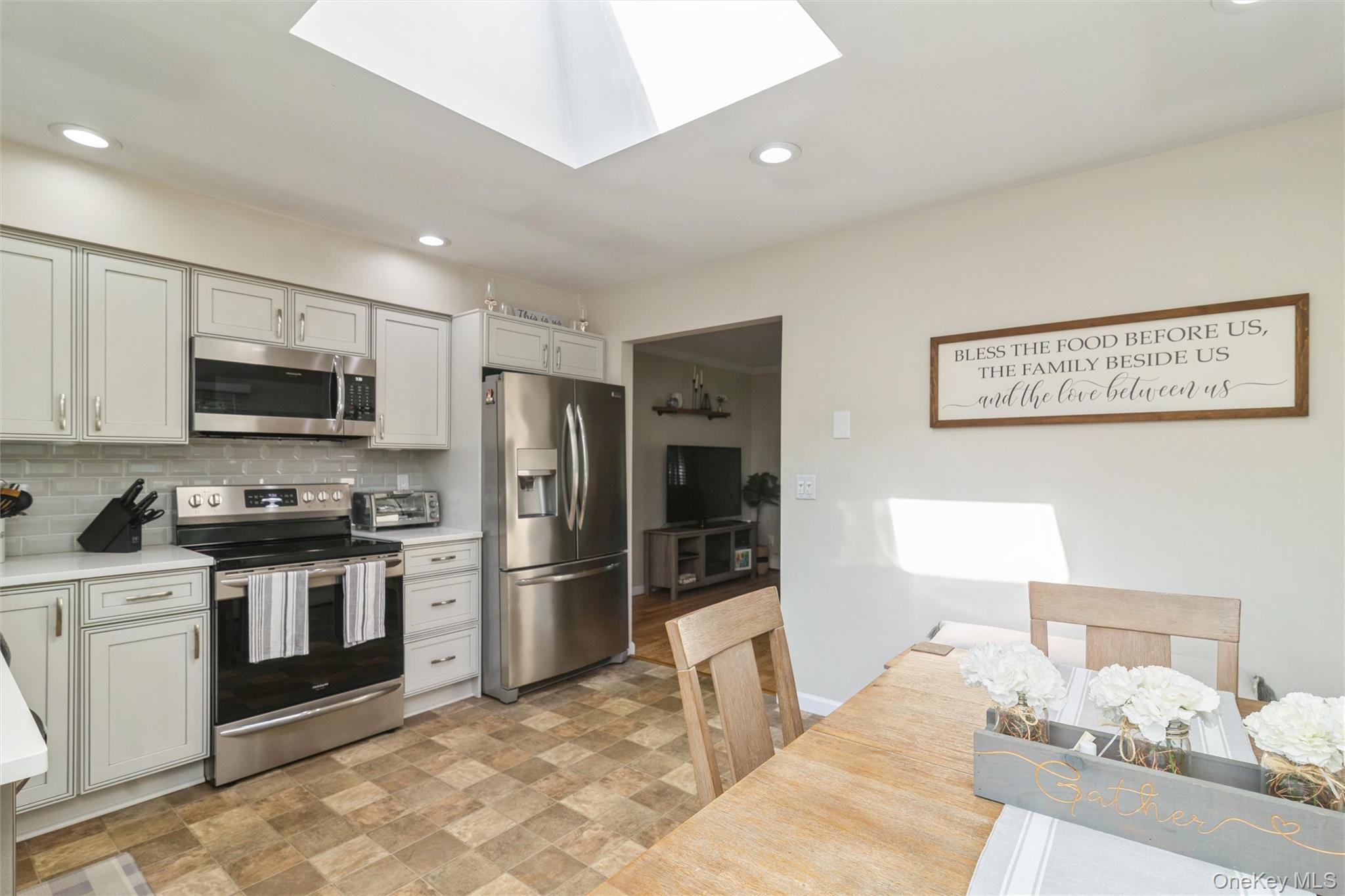 12 Oak Street Property Photo 5
