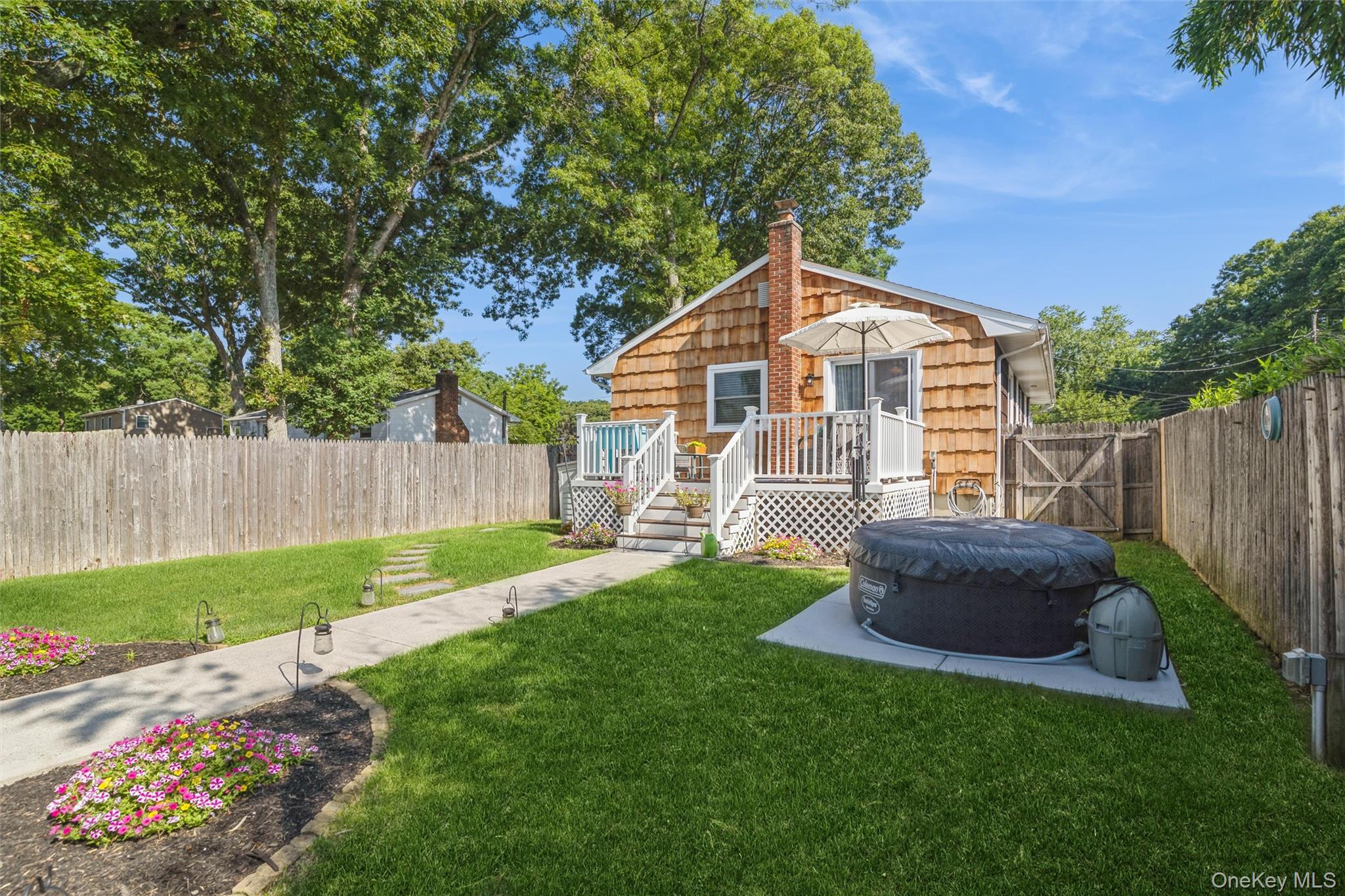 12 Oak Street Property Photo 25