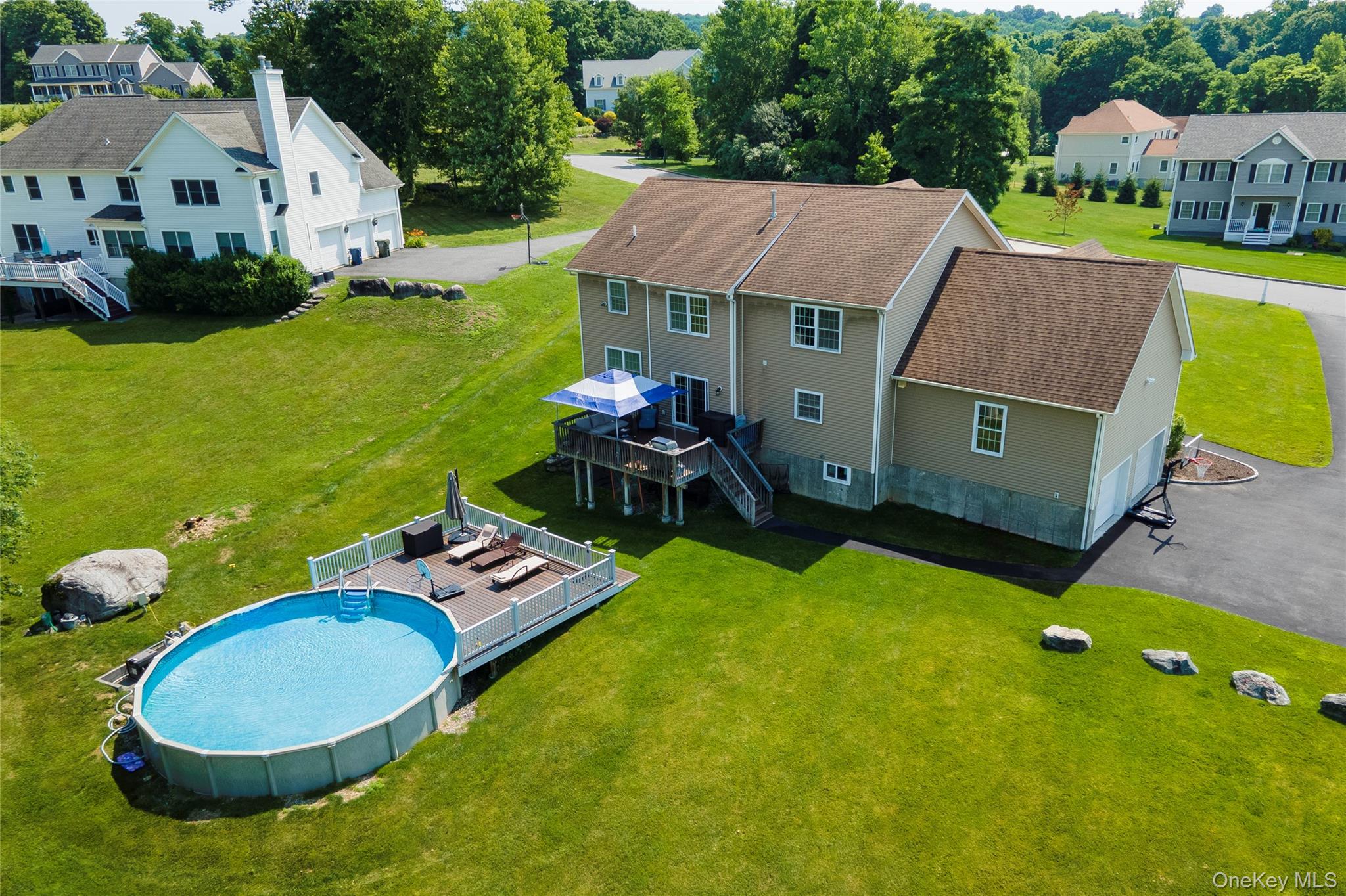 16 Noble Court Property Photo 2