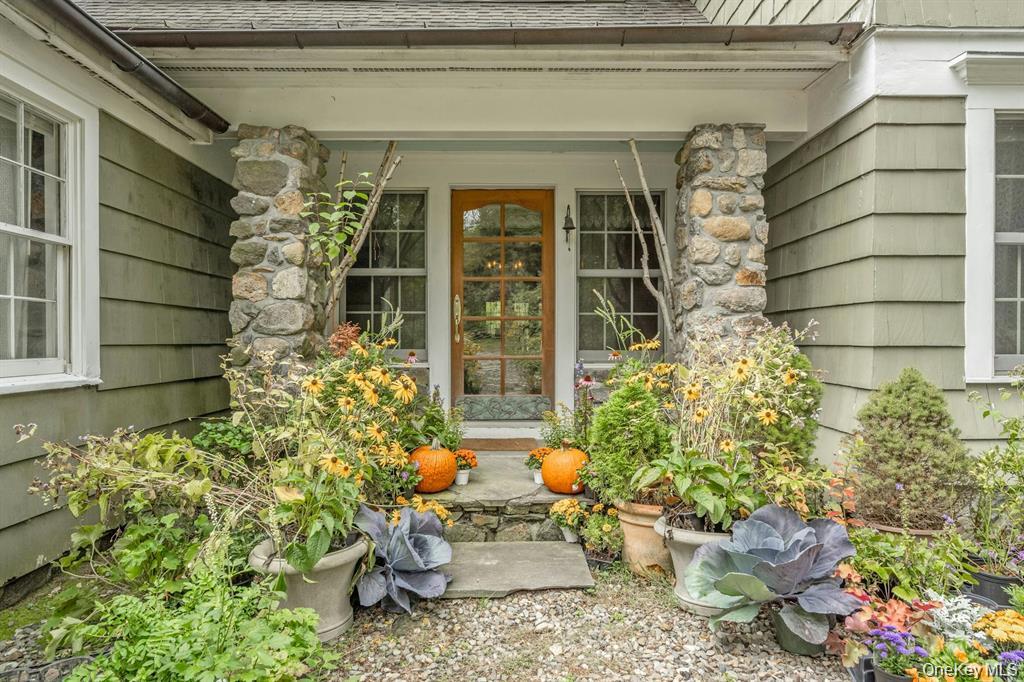 209 Hardscrabble Road Property Photo 2