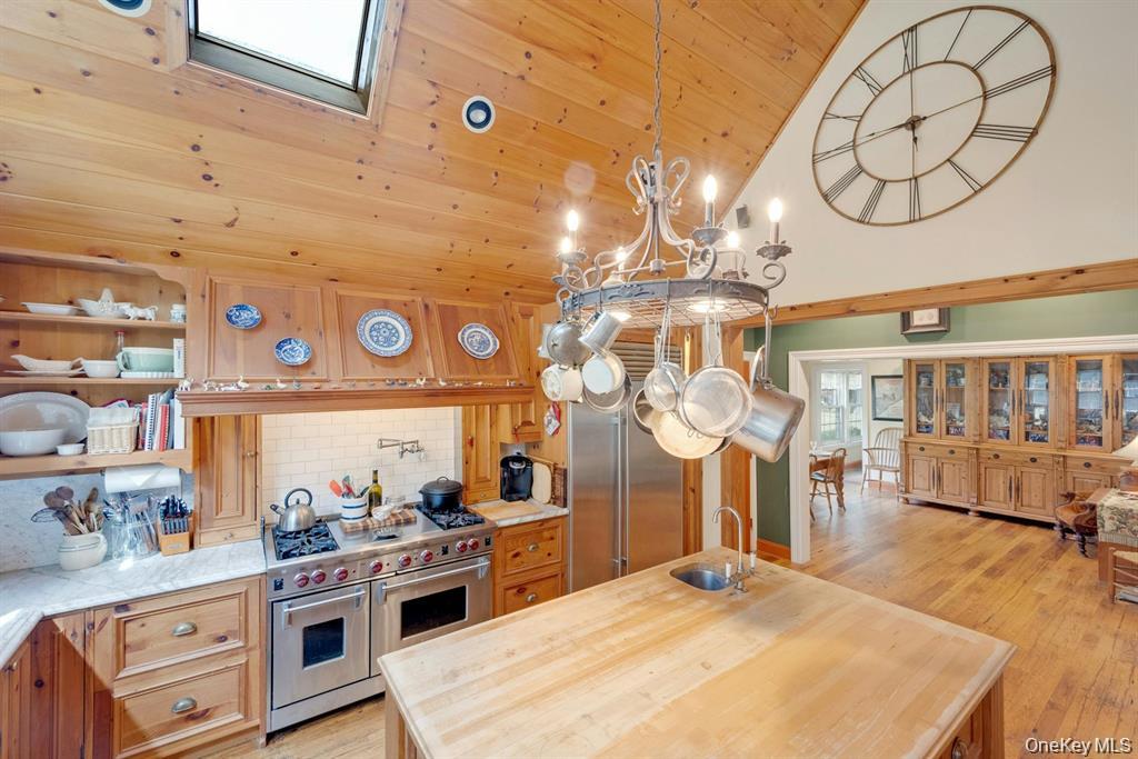 209 Hardscrabble Road Property Photo 10