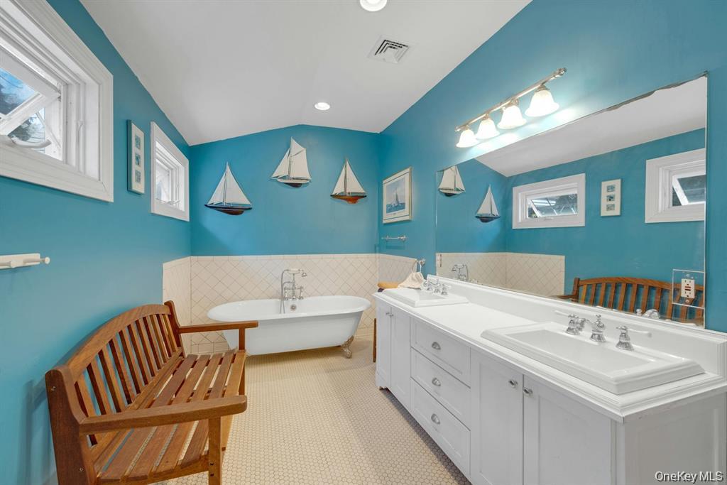 209 Hardscrabble Road Property Photo 21