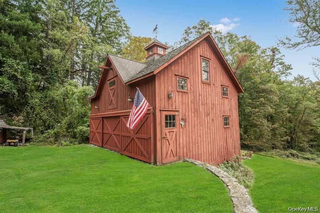 209 Hardscrabble Road Property Photo 31