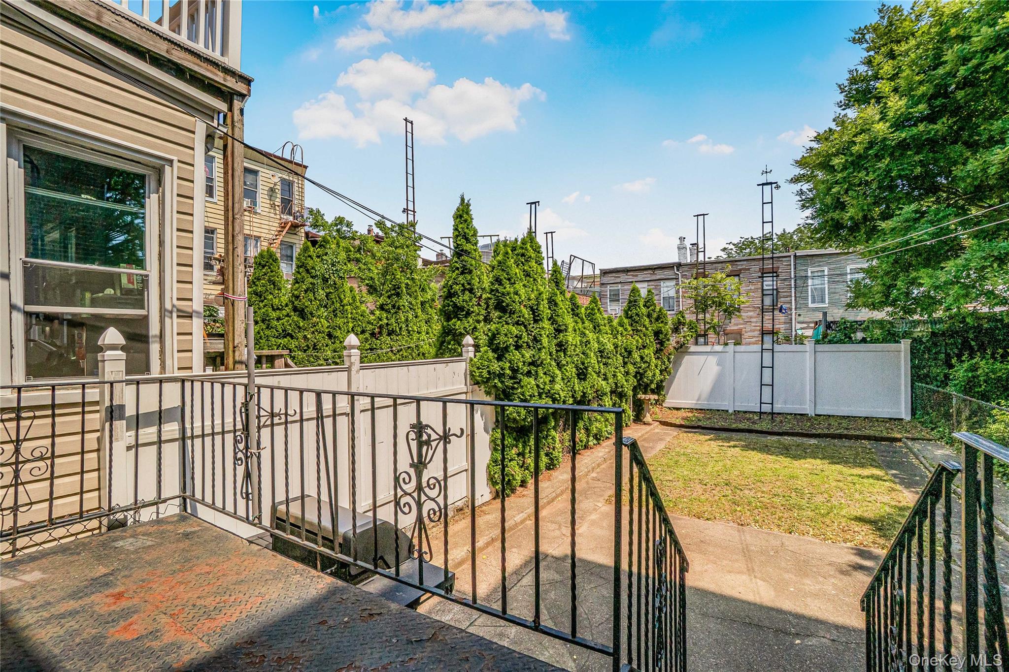 1880 Bleecker Street Property Photo 15