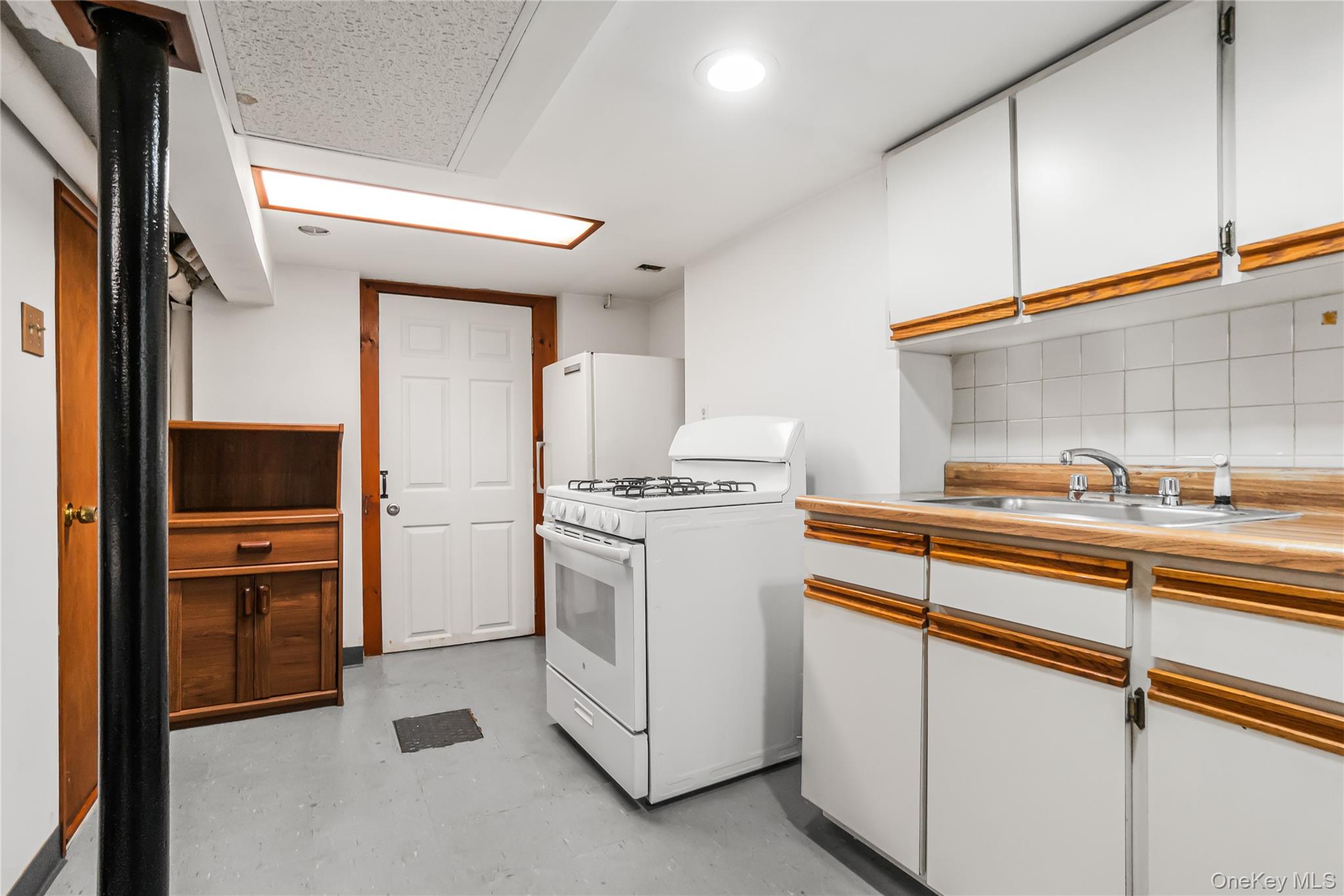 1880 Bleecker Street Property Photo 40