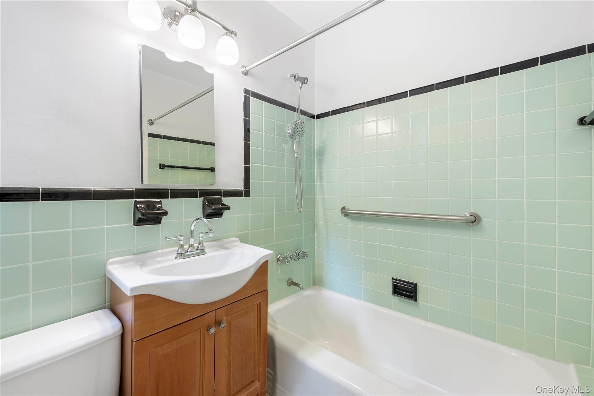 5601 Riverdale Avenue 3h Property Photo 5