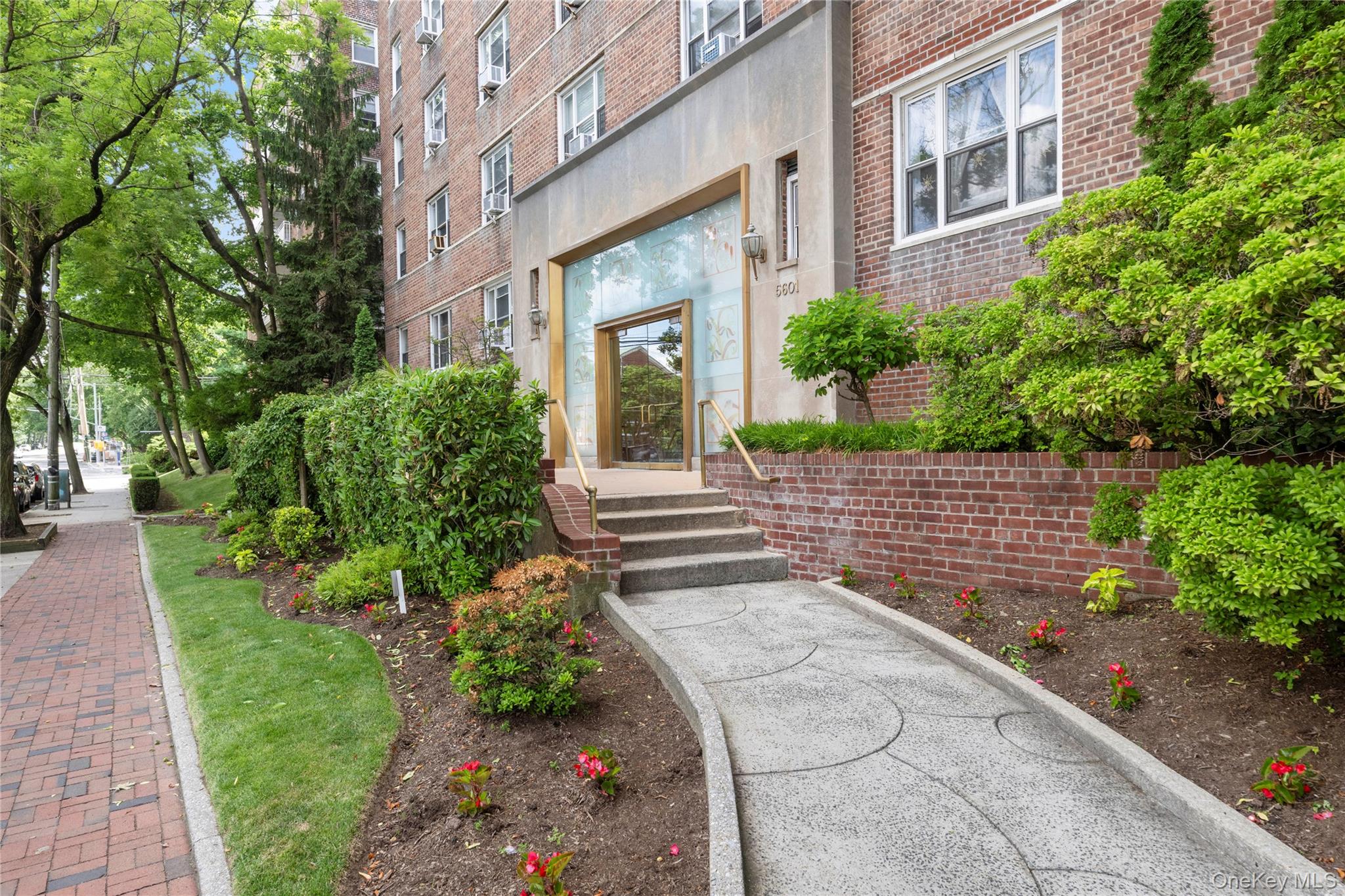 5601 Riverdale Avenue 3h Property Photo 6