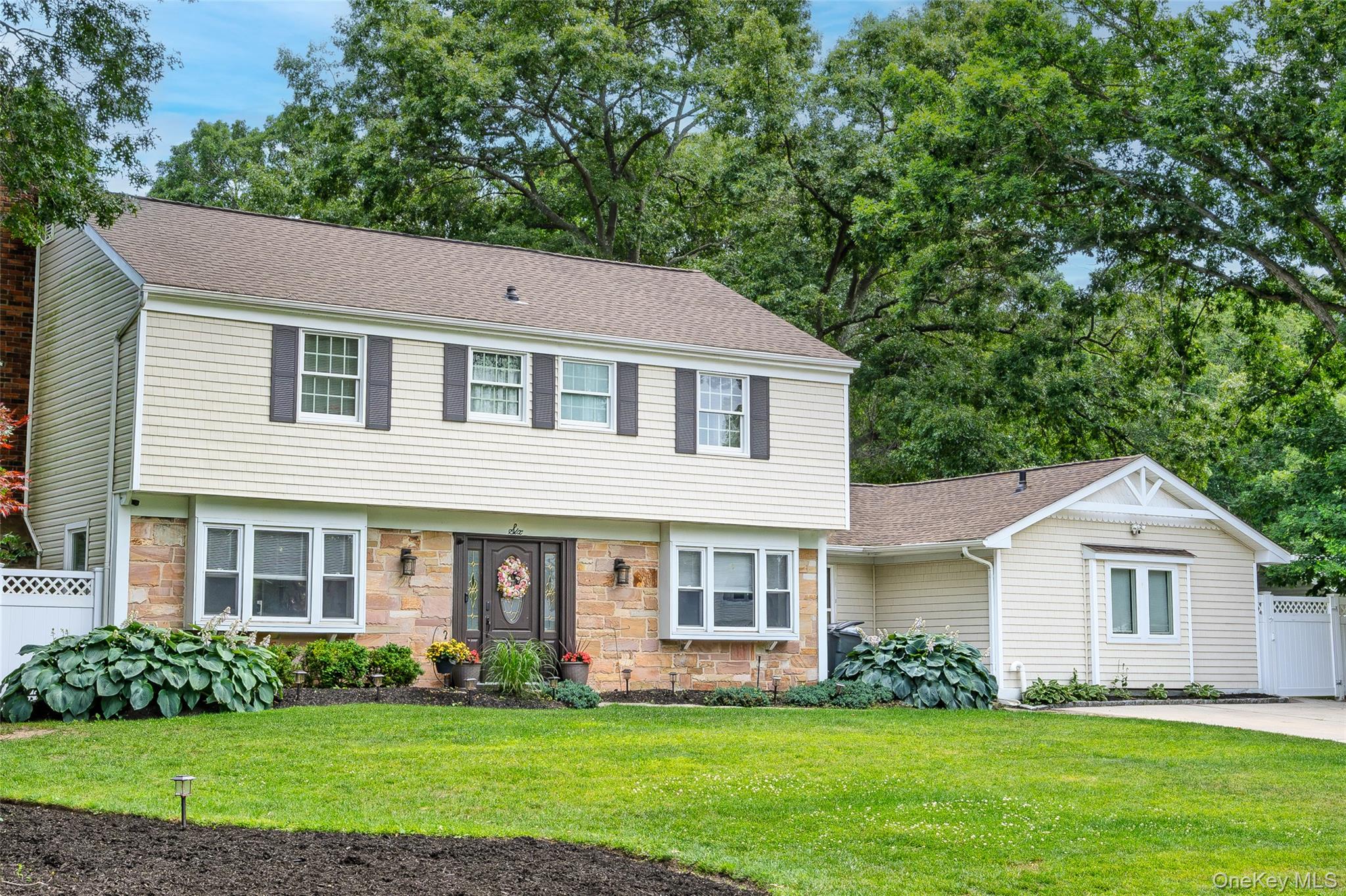 6 Stratton Lane