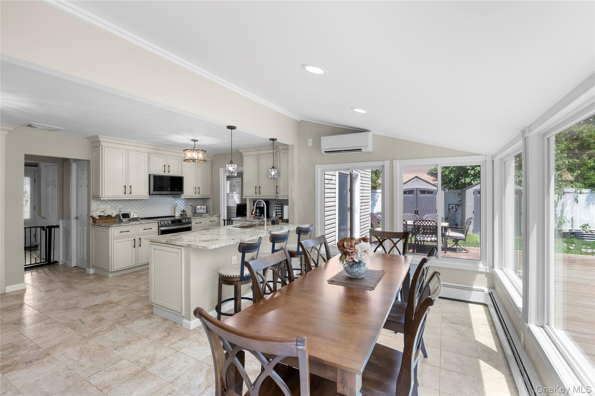 6 Stratton Lane Property Photo 8