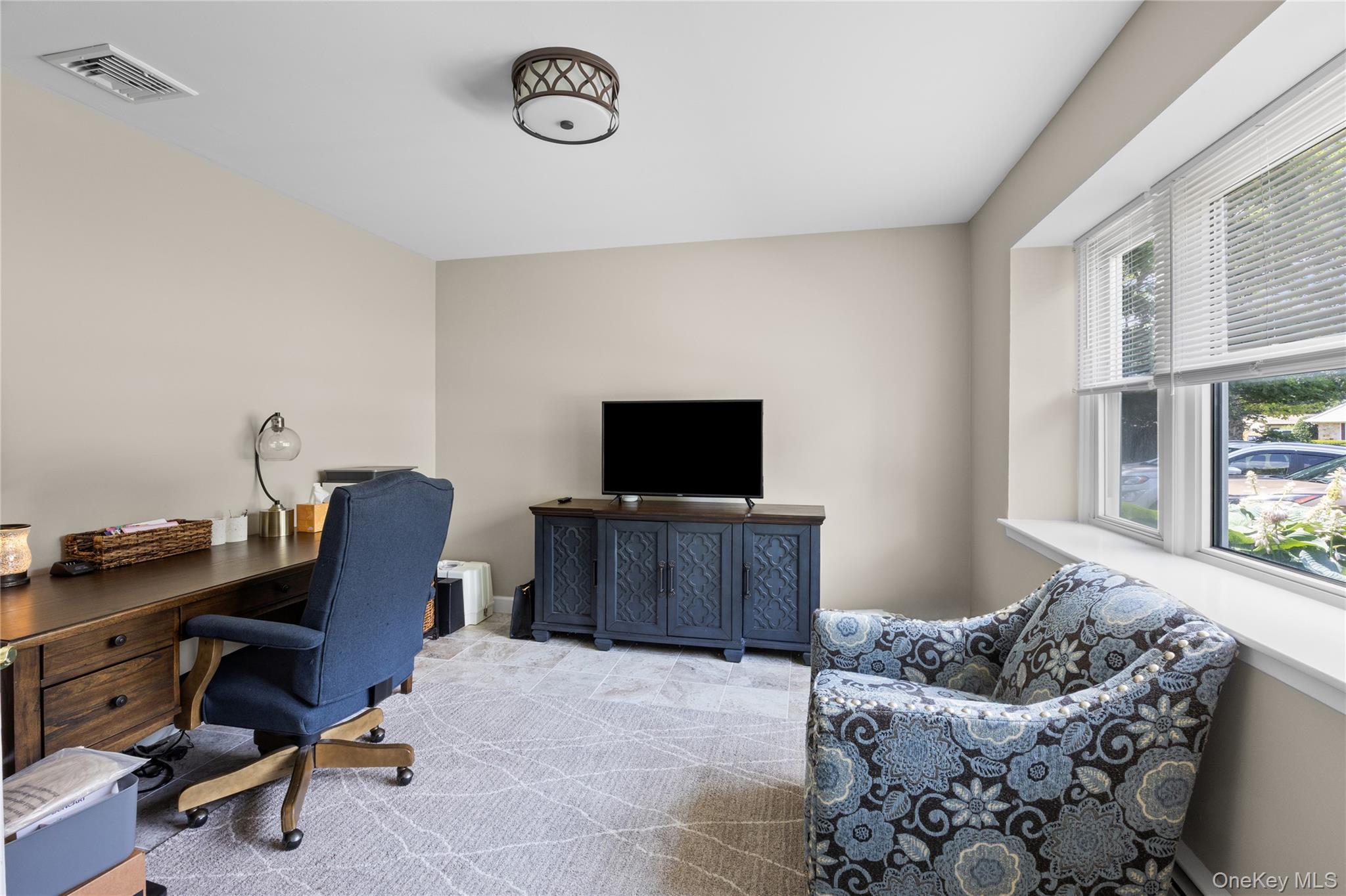 6 Stratton Lane Property Photo 13