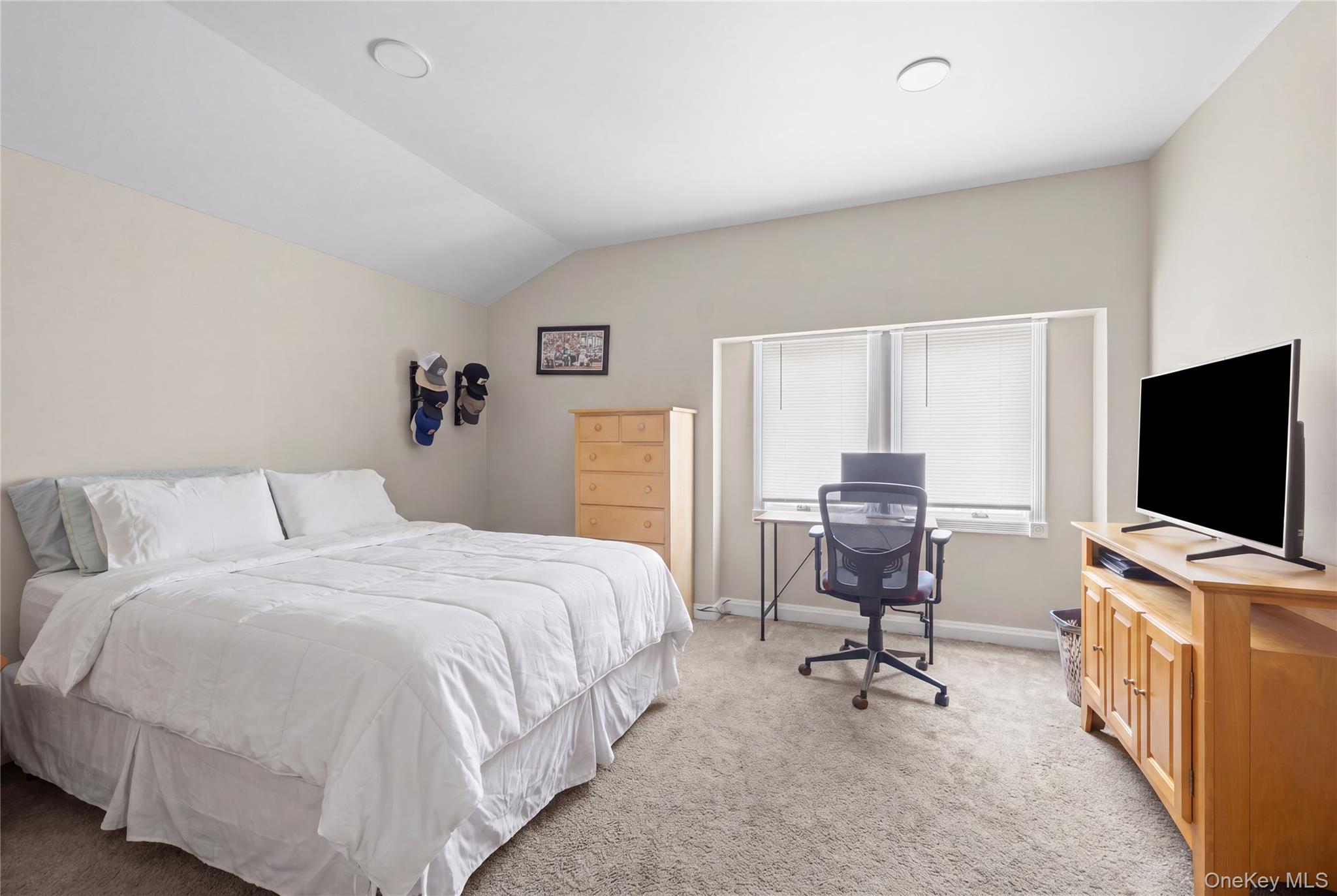 6 Stratton Lane Property Photo 24