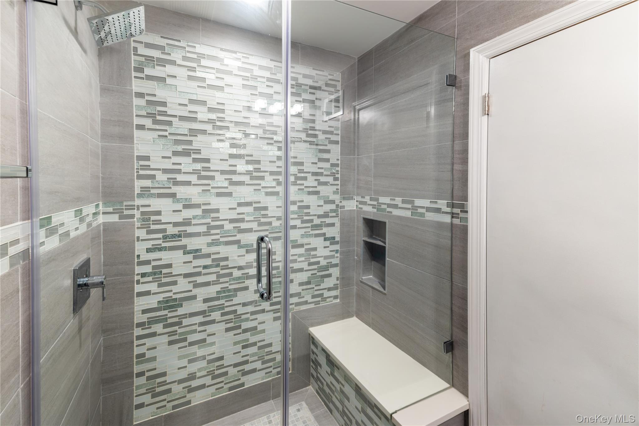 2590 Riverside Drive Property Photo 19