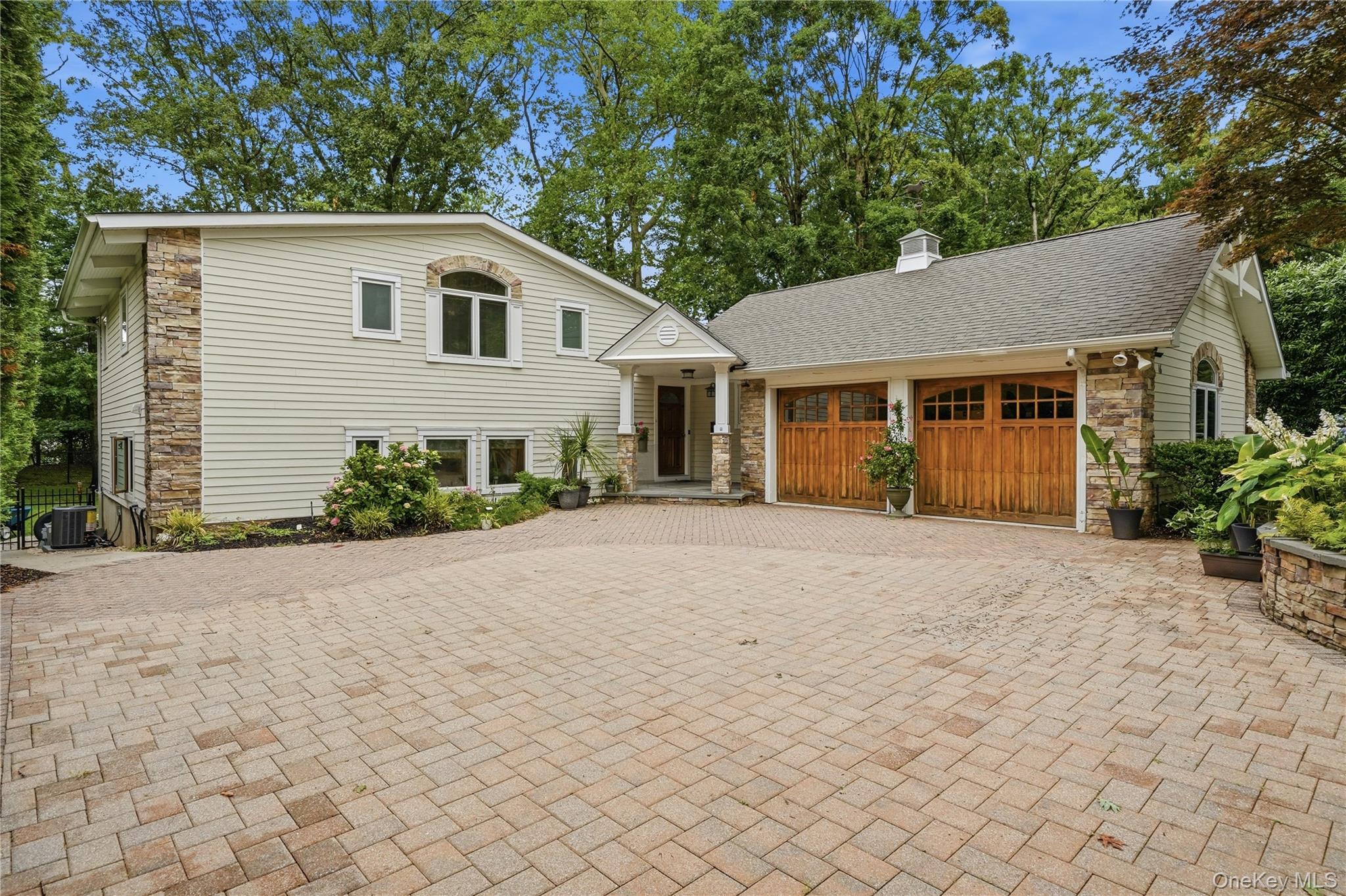 16 Sagamore Road Property Photo 1