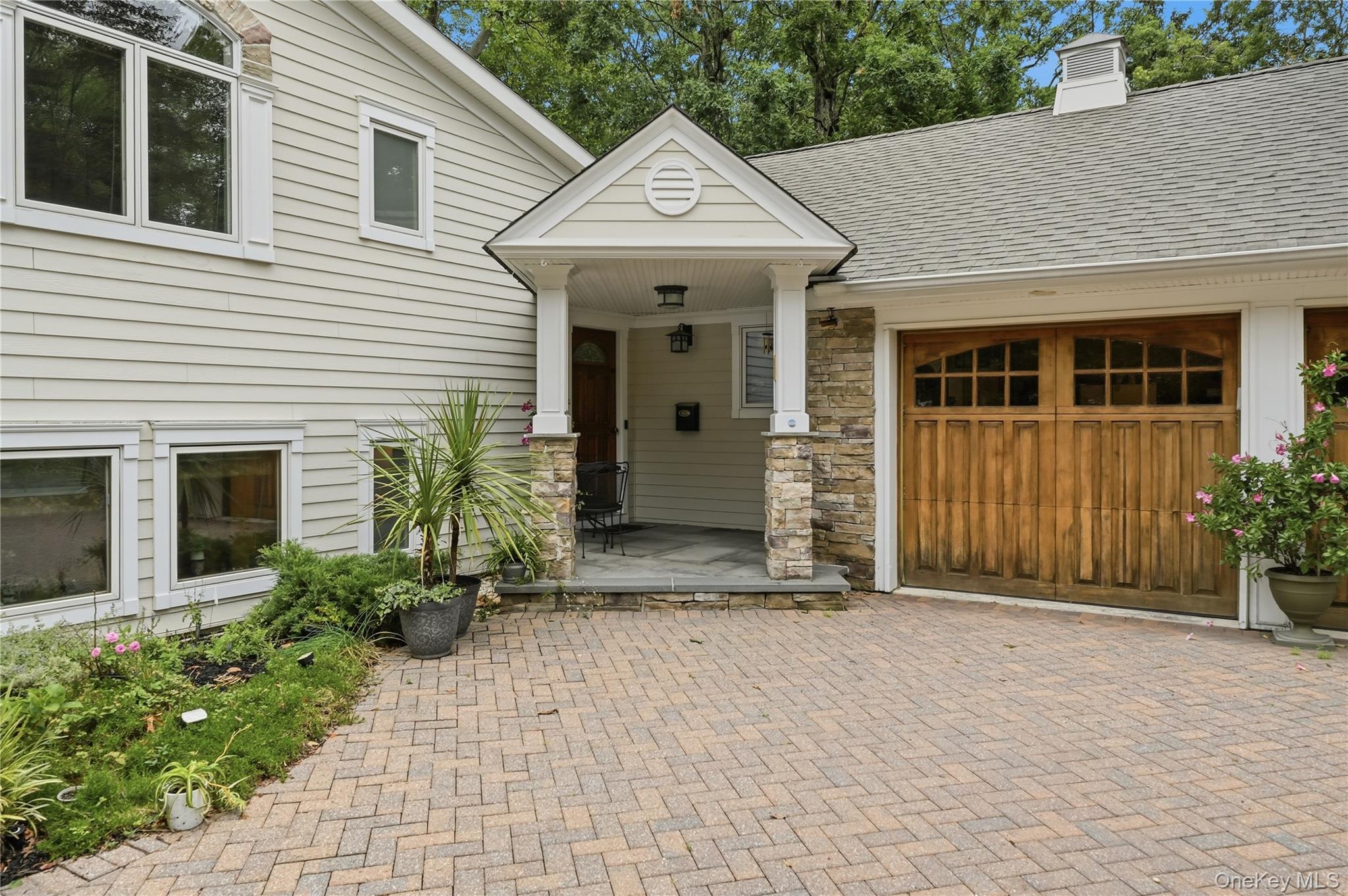 16 Sagamore Road Property Photo 2