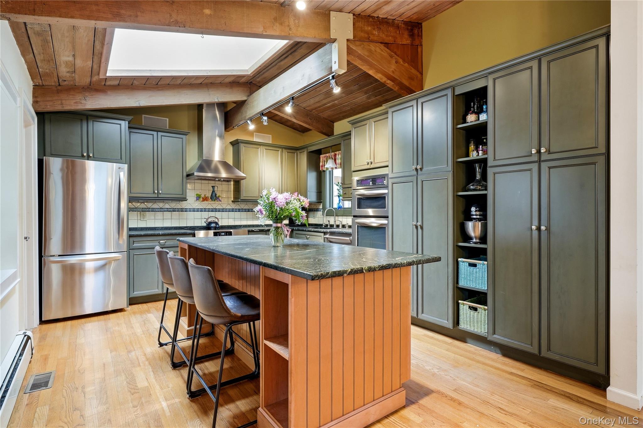 16 Sagamore Road Property Photo 8