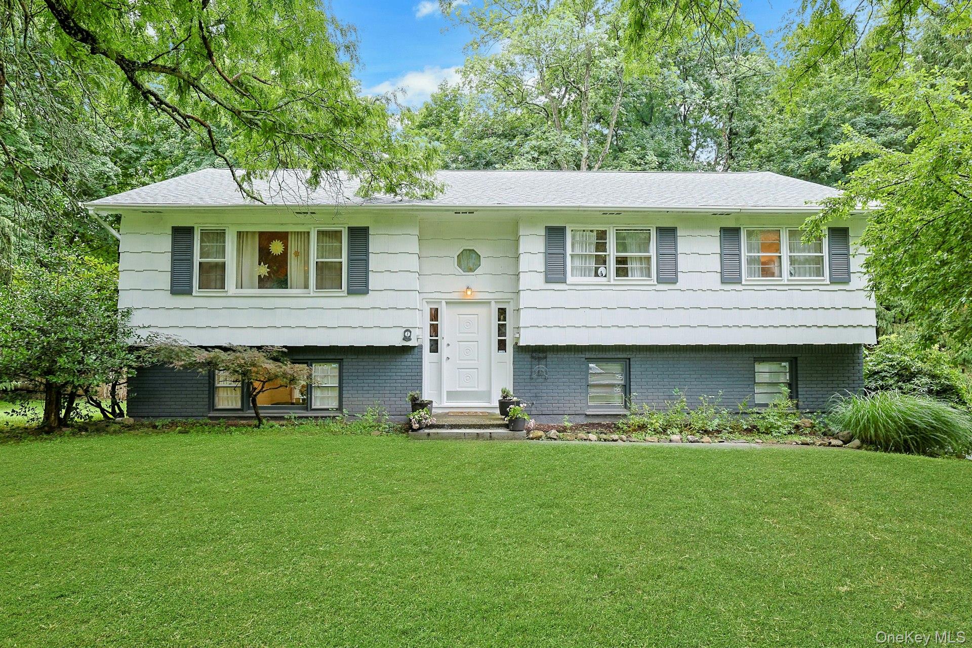 1 Long Meadow Drive Property Photo 1