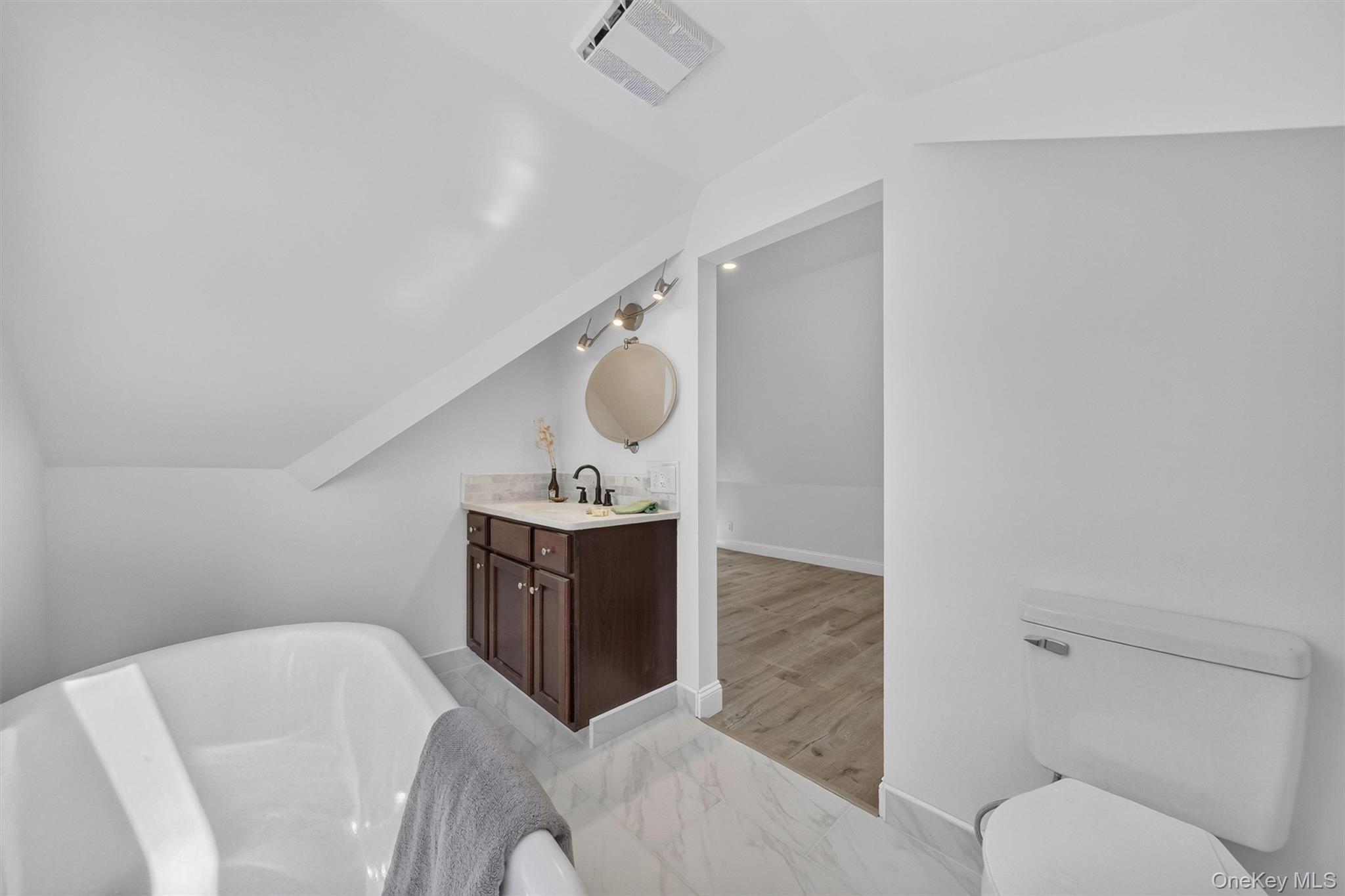 262 Linden Avenue Property Photo 24