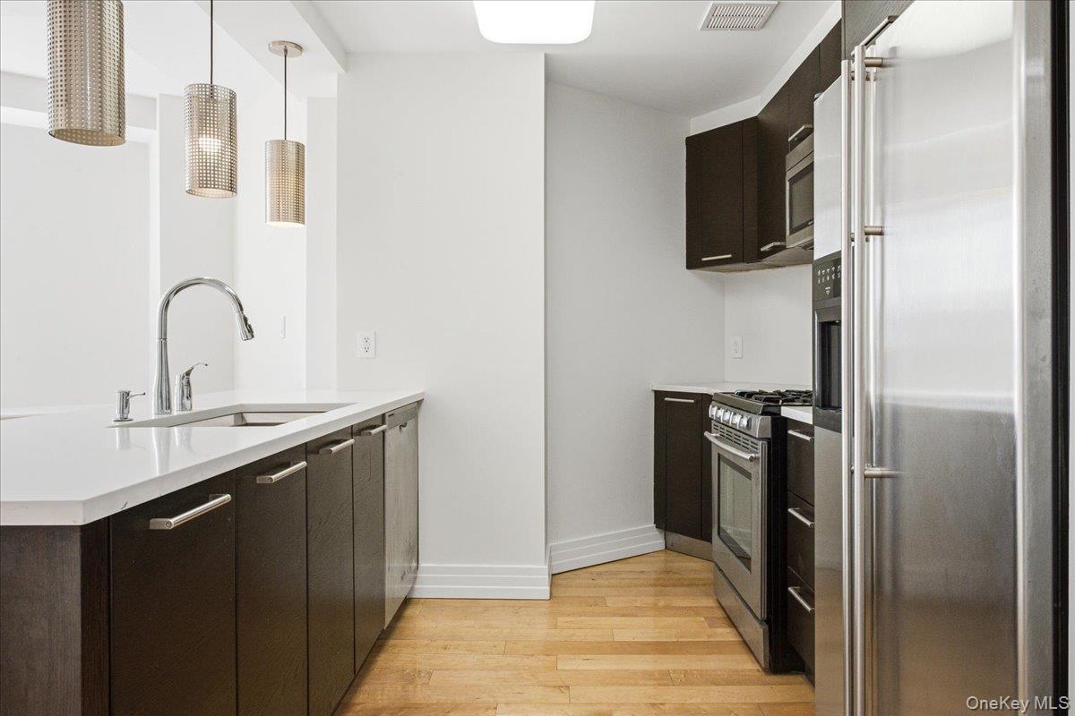 64-05 Yellowstone Boulevard Ph504 Property Photo 6