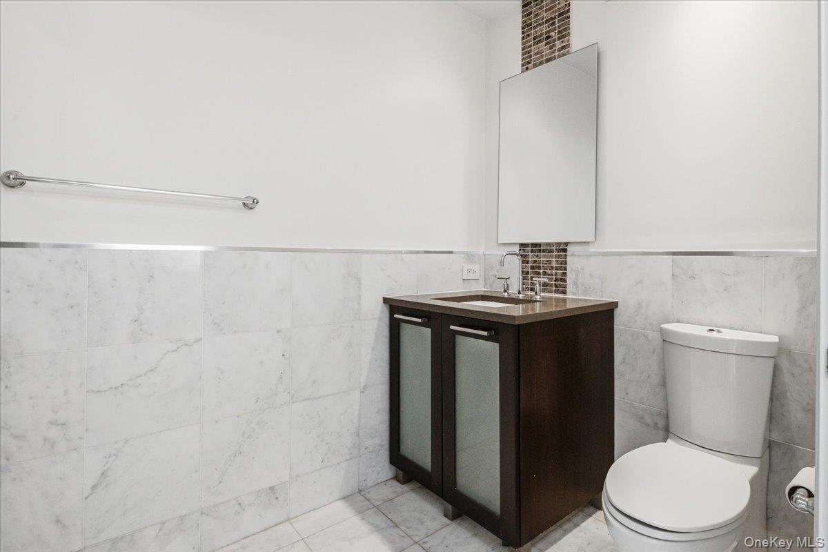 64-05 Yellowstone Boulevard Ph504 Property Photo 23