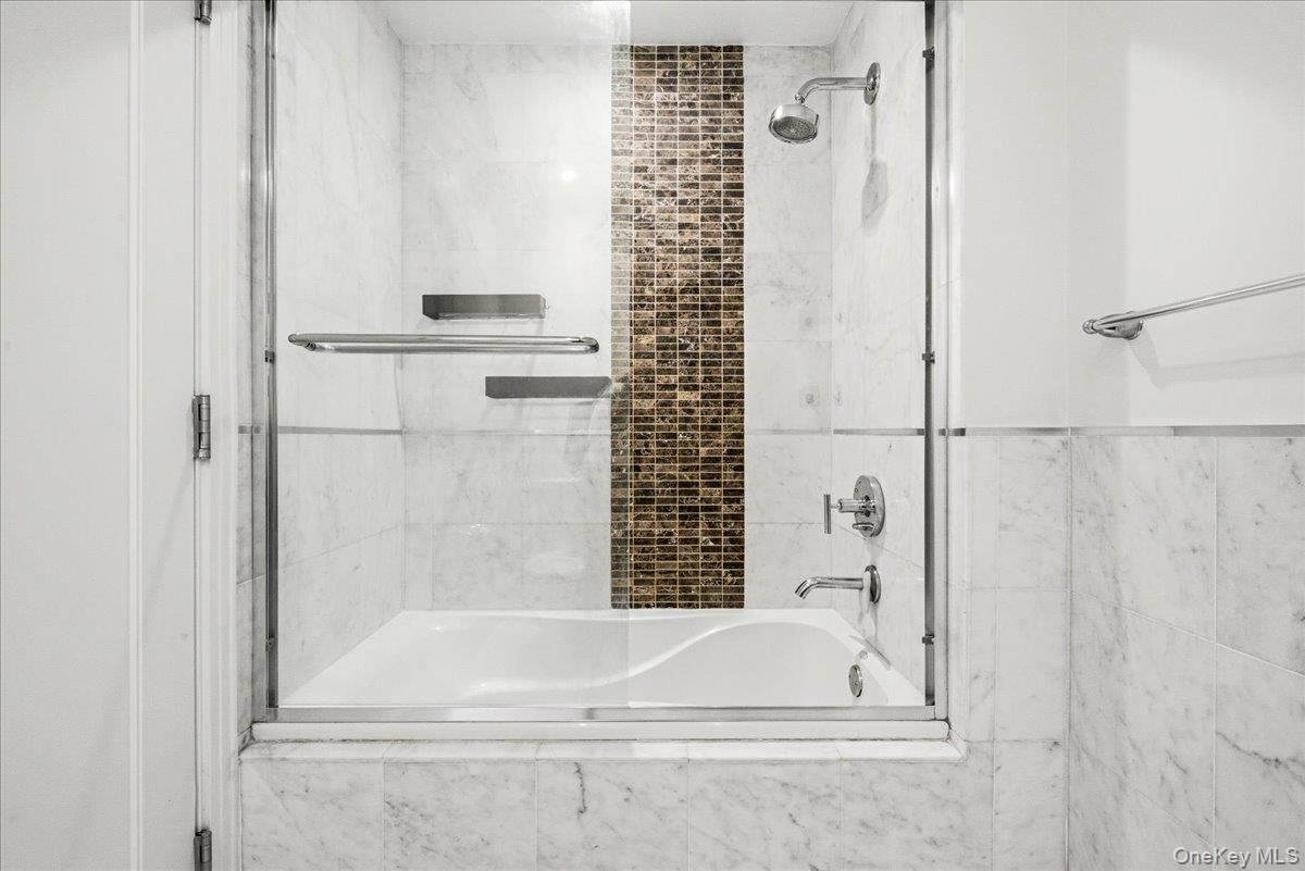 64-05 Yellowstone Boulevard Ph504 Property Photo 24