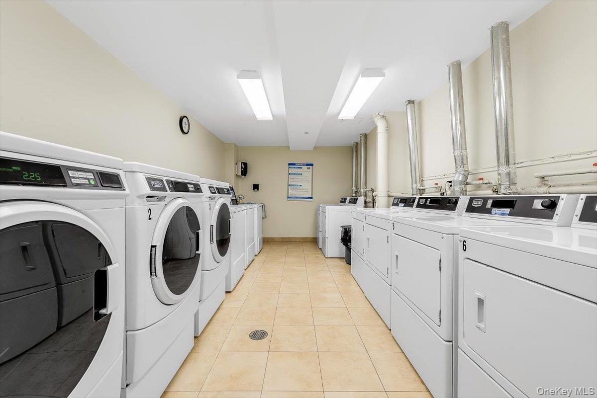 64-05 Yellowstone Boulevard Ph504 Property Photo 25
