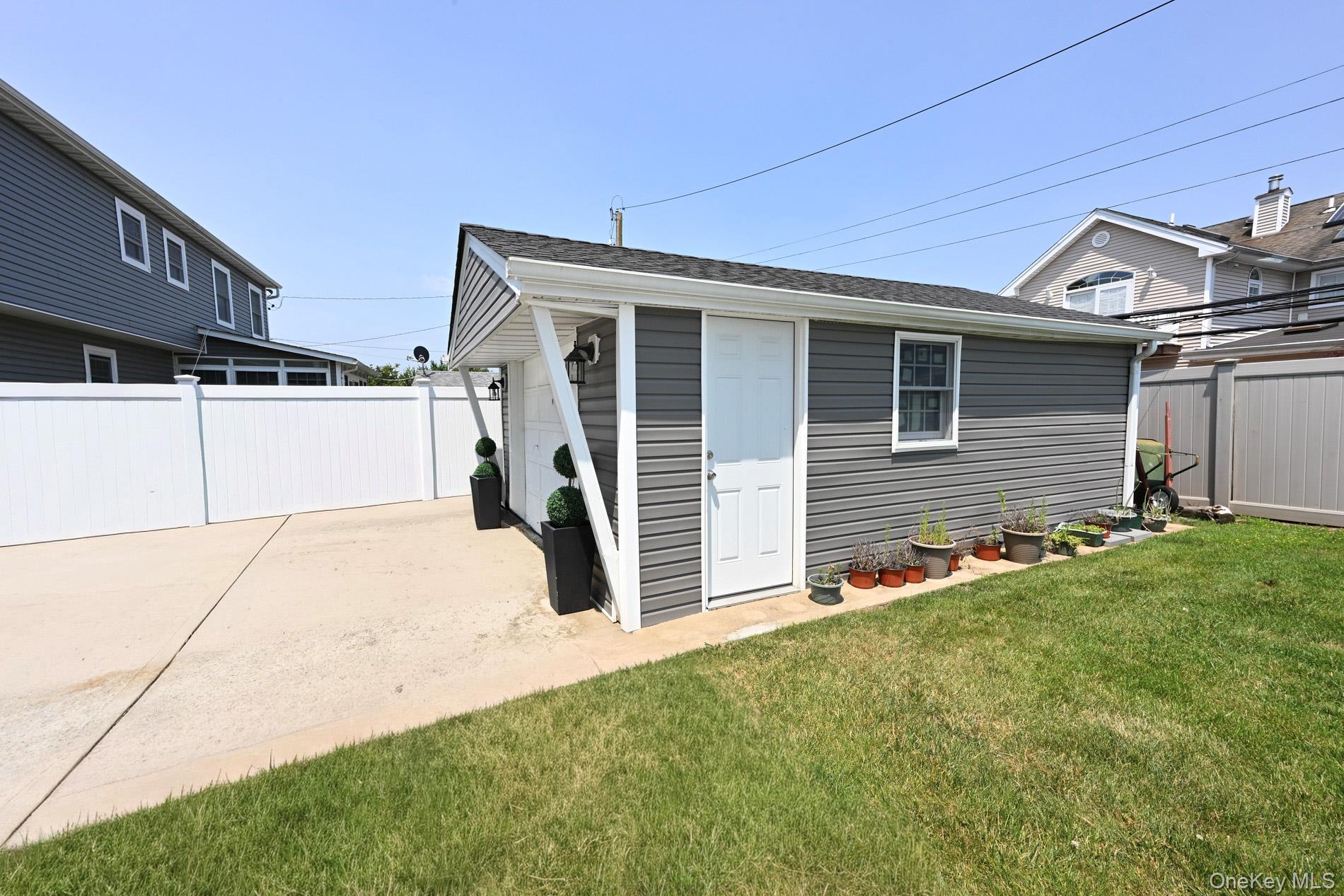 816 Gehrig Avenue Property Photo 8