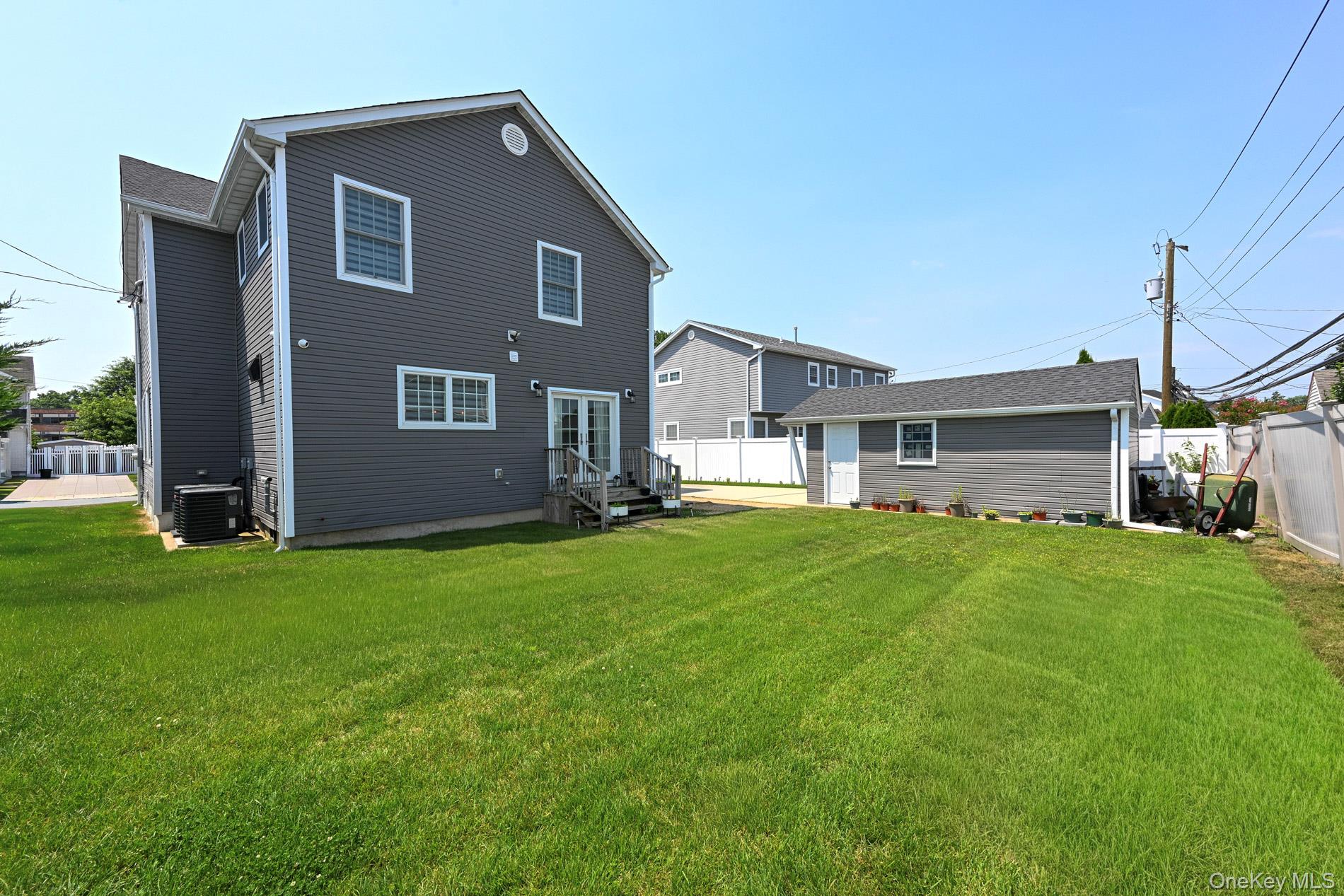 816 Gehrig Avenue Property Photo 11