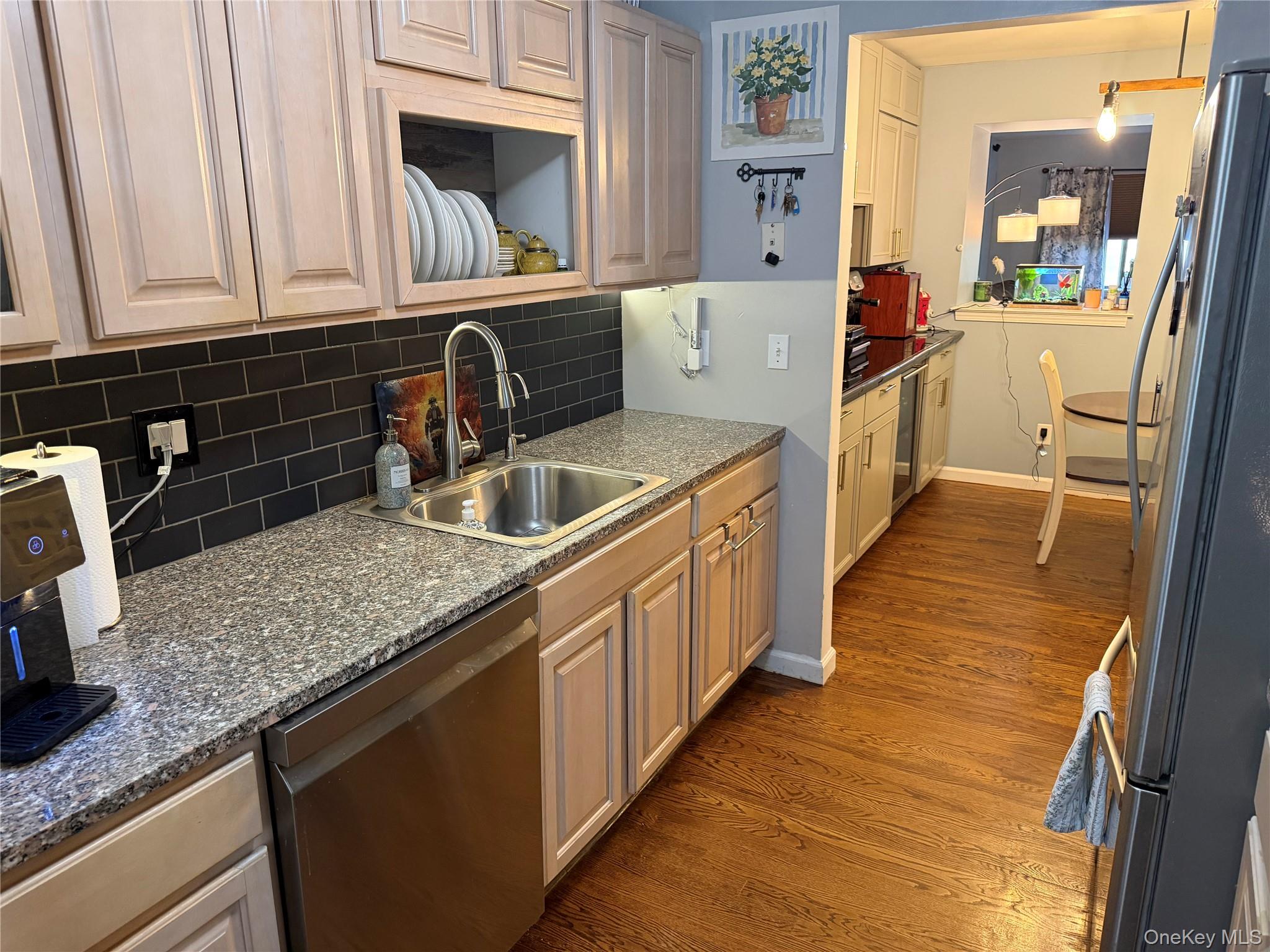 268 Maplewood Drive Property Photo 5