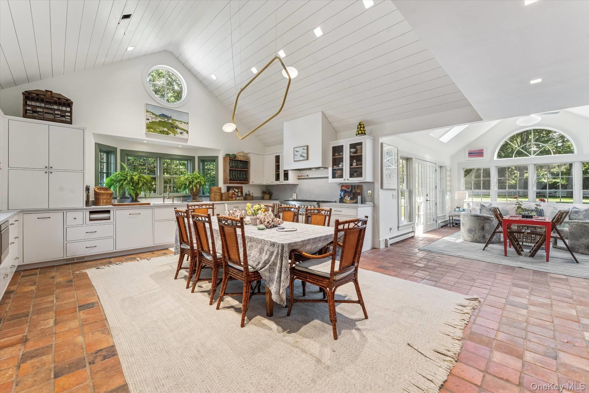 20 Quogue Street Property Photo 4